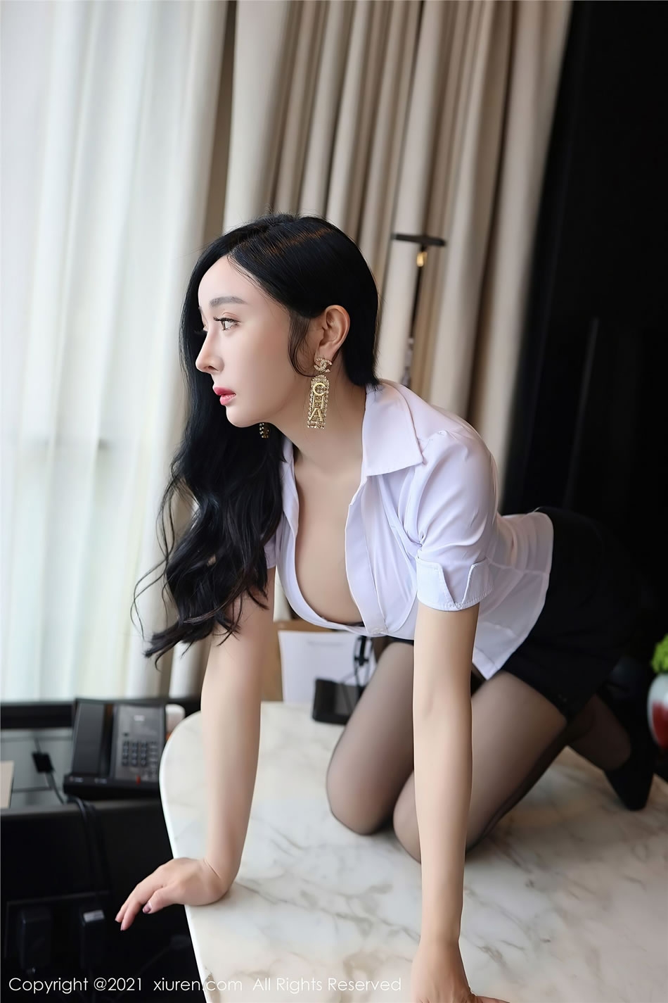 [XIUREN秀人网] 允爾 NO.3101 前凸后翘性感丝袜短裙写真