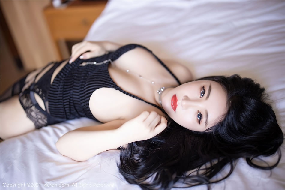 [XIUREN秀人网] Cherry绯月樱 NO.3109 性感黑丝袜美乳写真