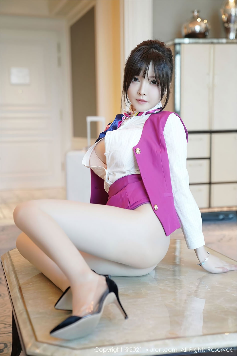 [XIUREN秀人网] 糯美子MINIbabe NO.3103 性感空姐制服写真