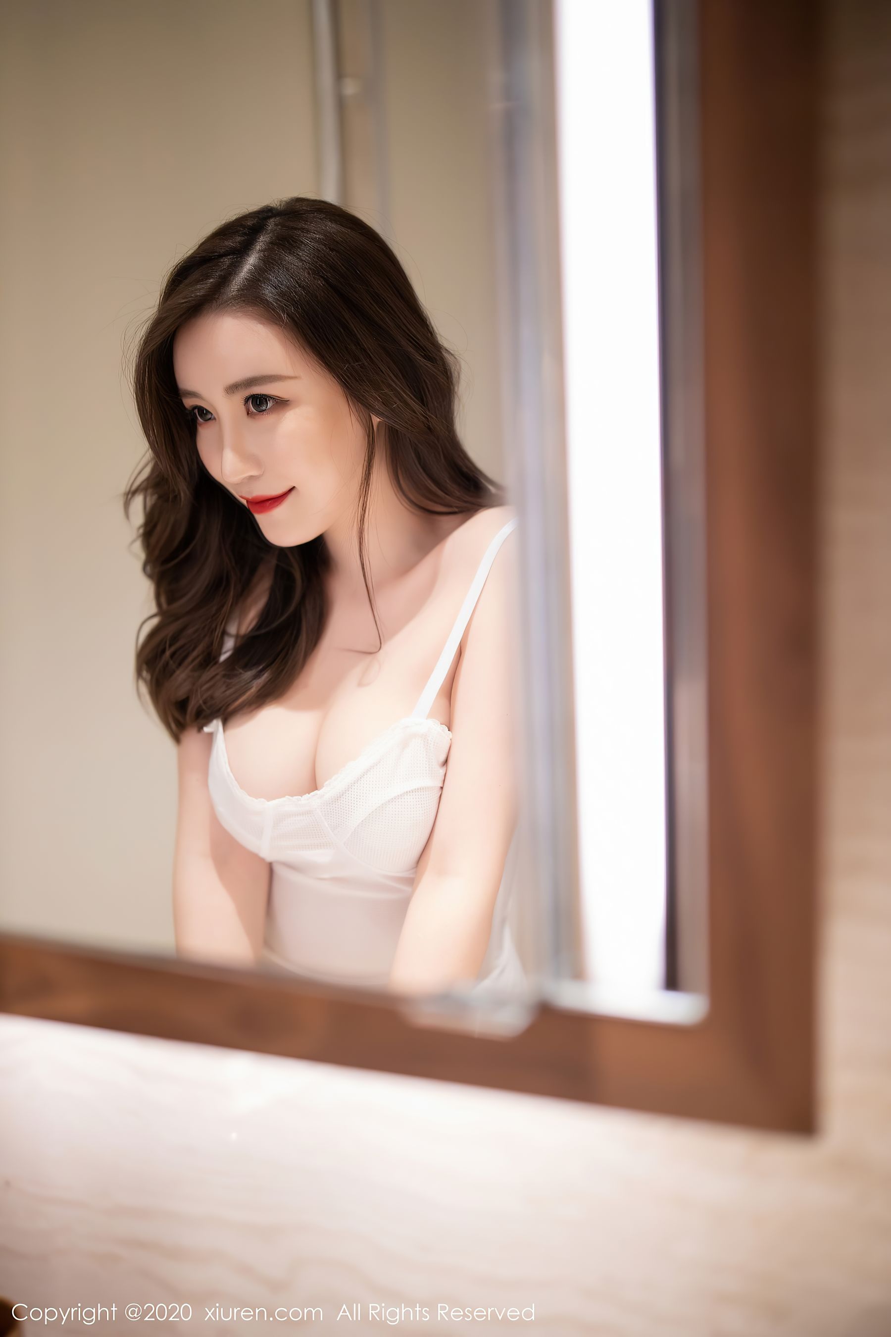 [秀人XiuRen] No.2717 Cherry绯月樱 - 白色吊带于浴室中淋漓绽放