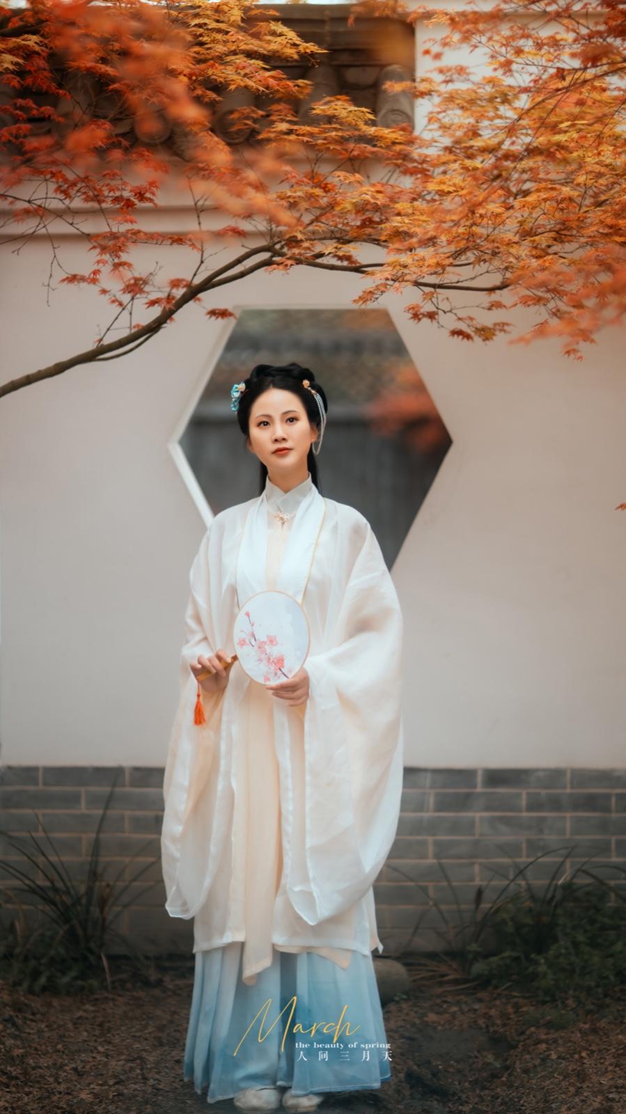 古装美女长发及腰清新脱俗美图