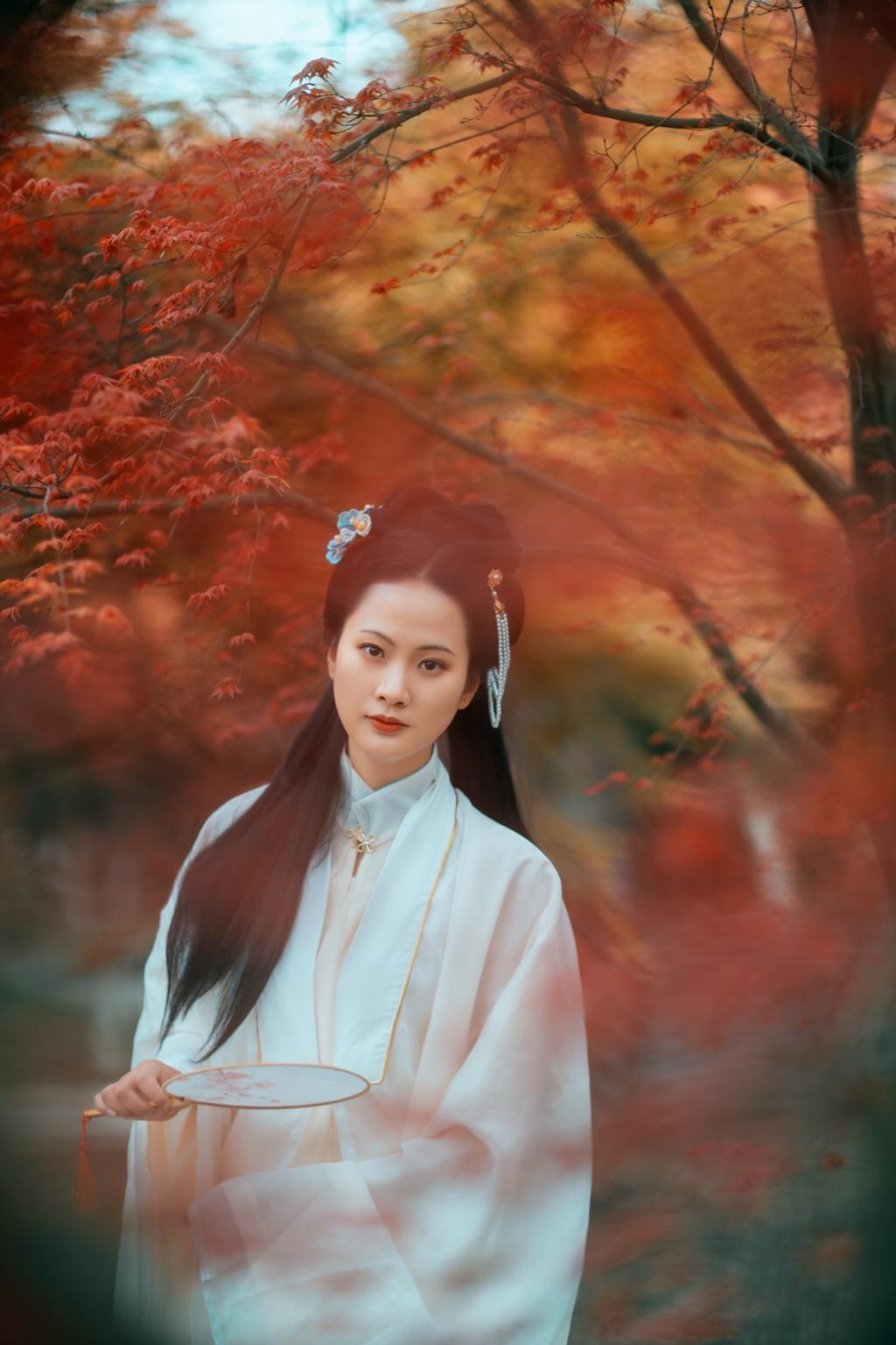 古装美女长发及腰清新脱俗美图