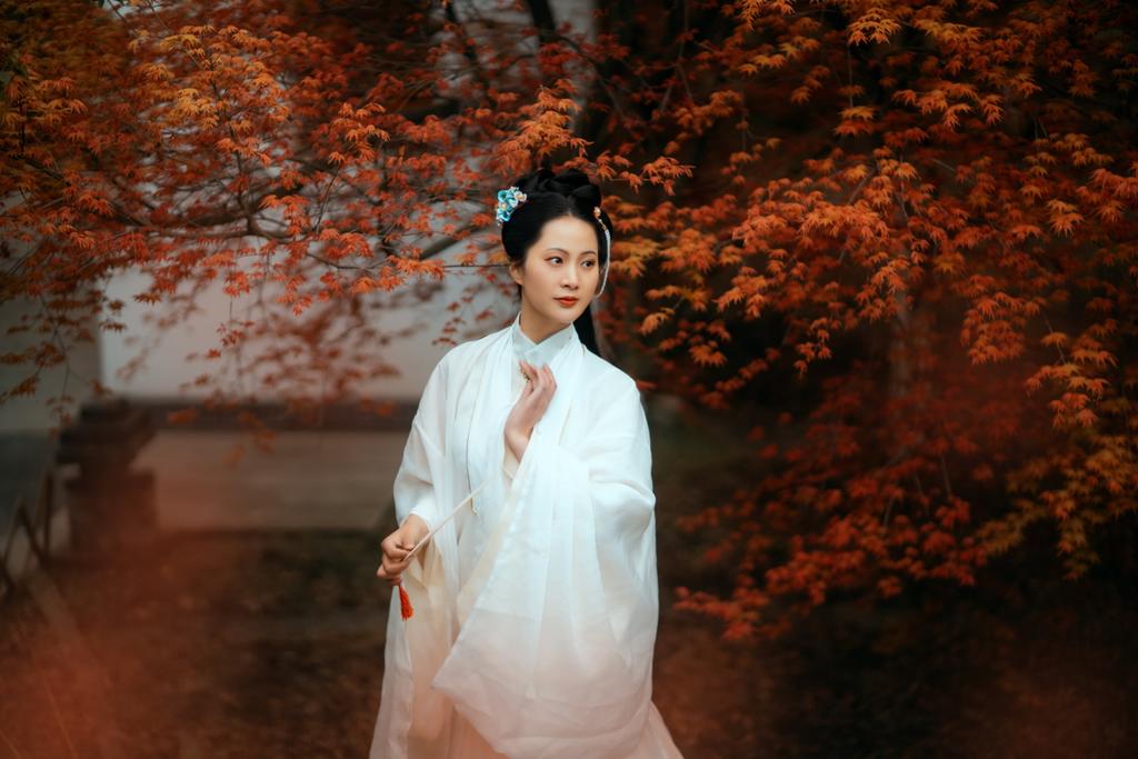 古装美女长发及腰清新脱俗美图