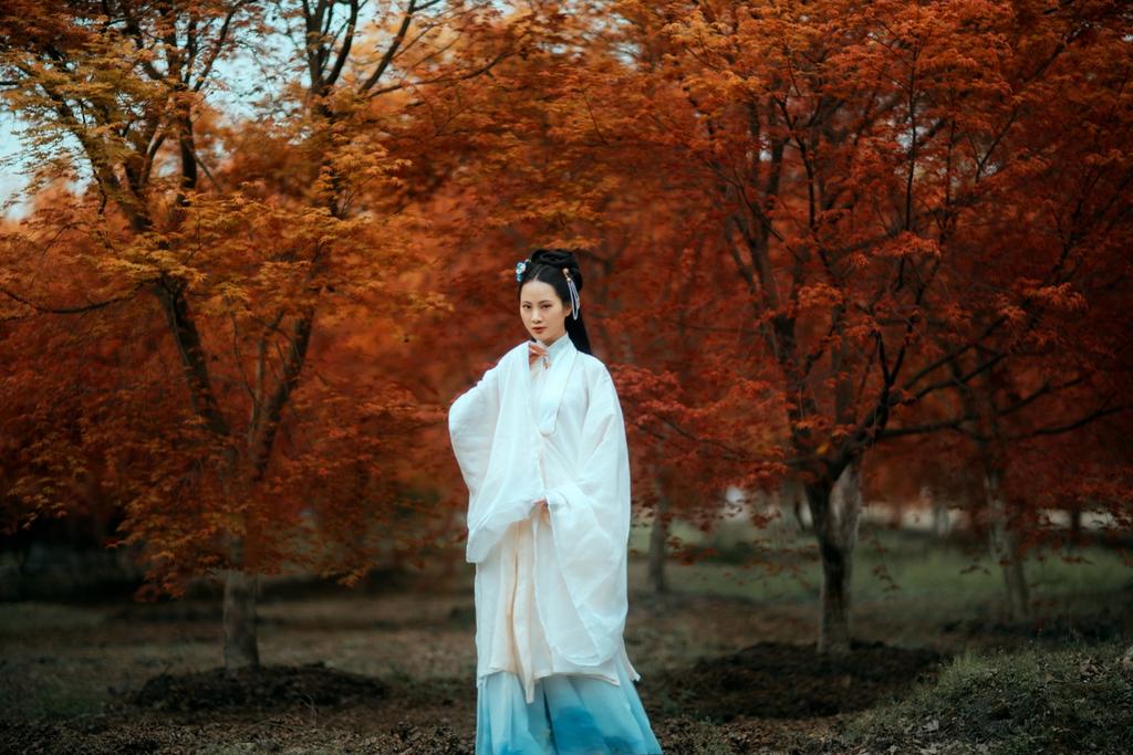 古装美女长发及腰清新脱俗美图