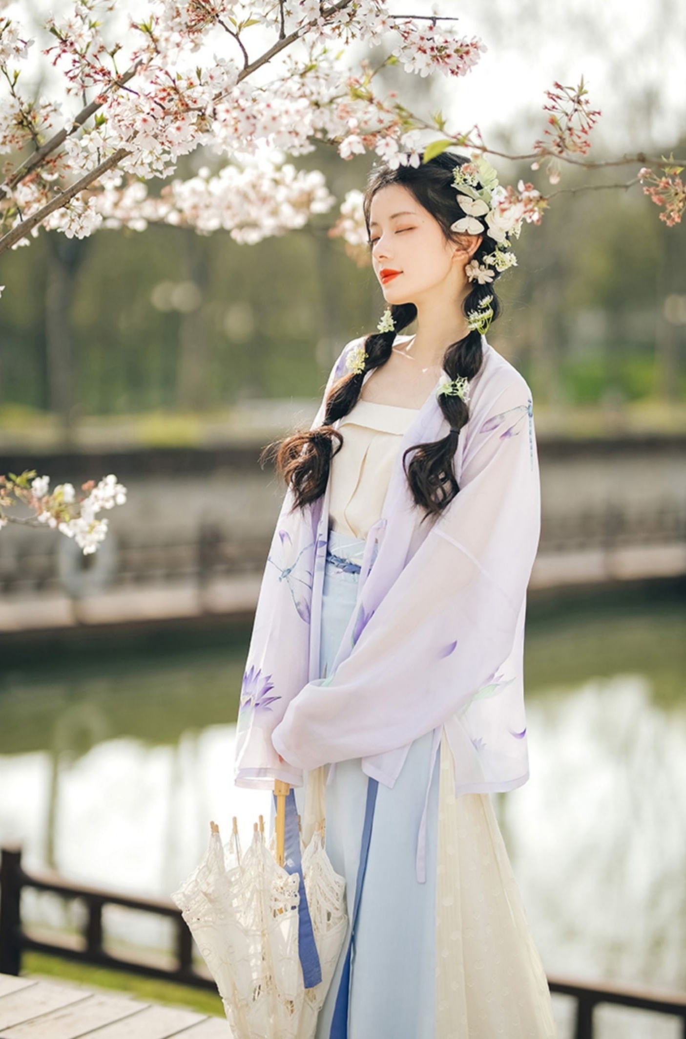 汉服美女亭亭玉立唯美古风摄影