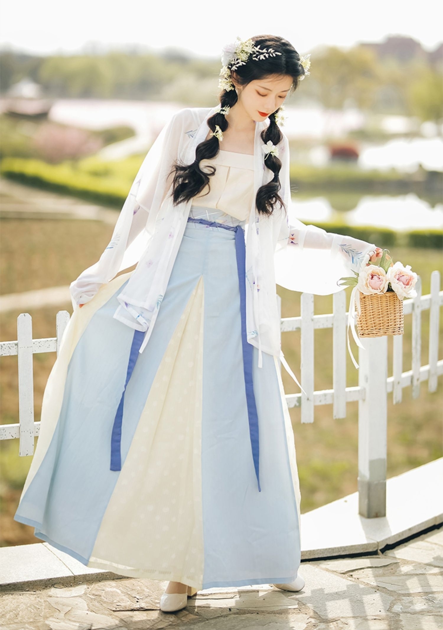 汉服美女亭亭玉立唯美古风摄影