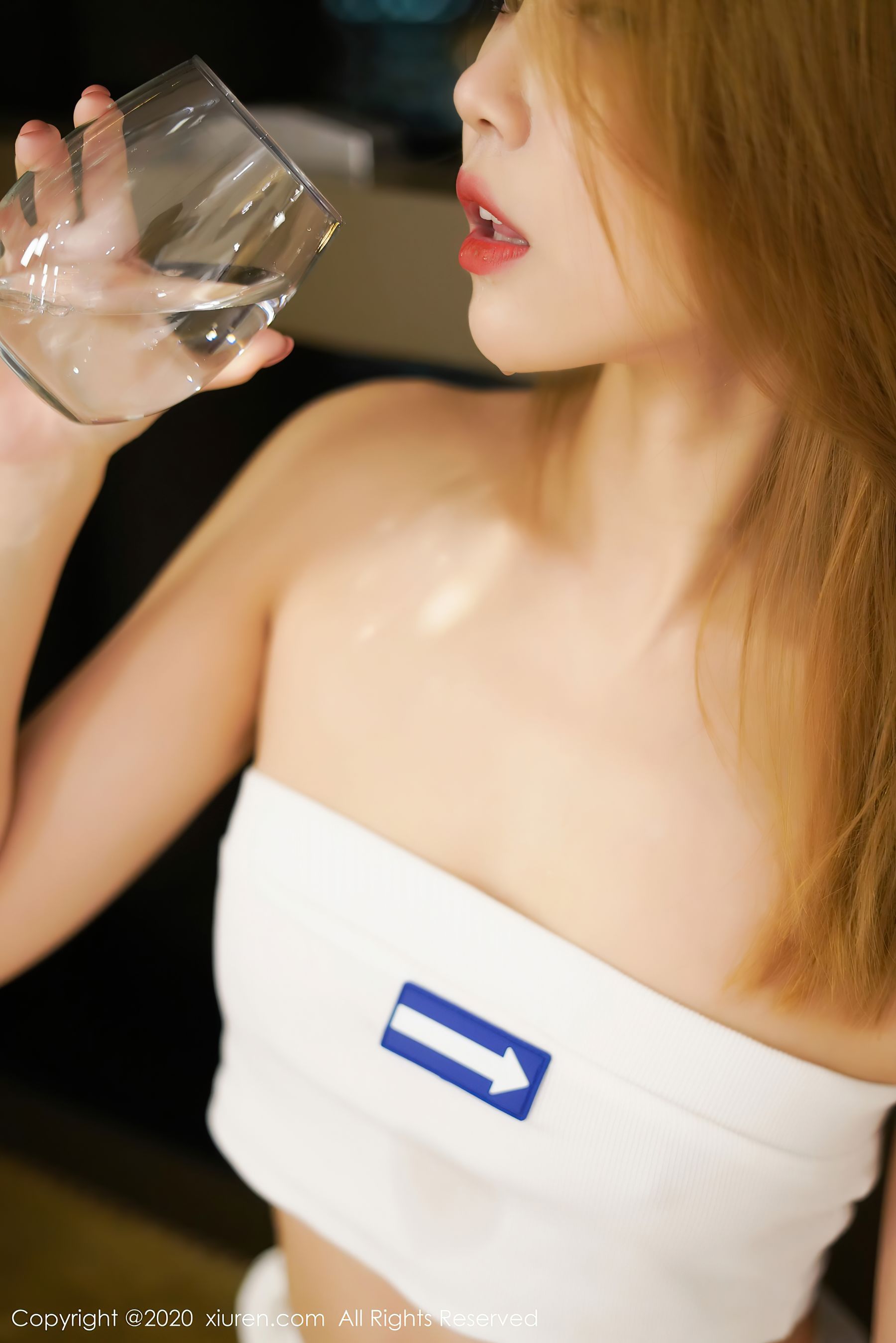 [秀人XIUREN] No.2766 冯木木LRIS - 白色抹胸内衣系列