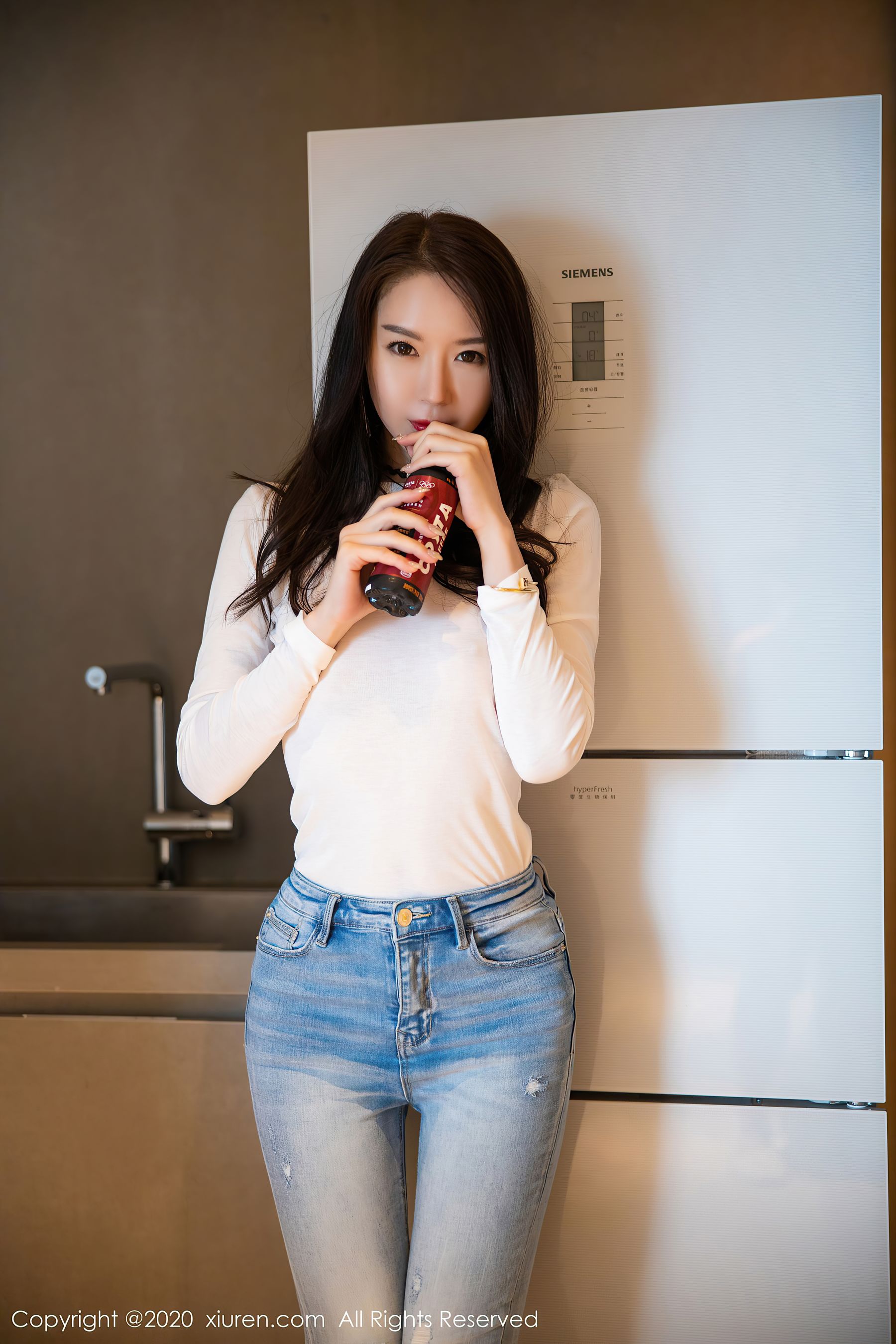 [秀人XIUREN] No.2870 梦心月 - 率性直爽的牛仔裤