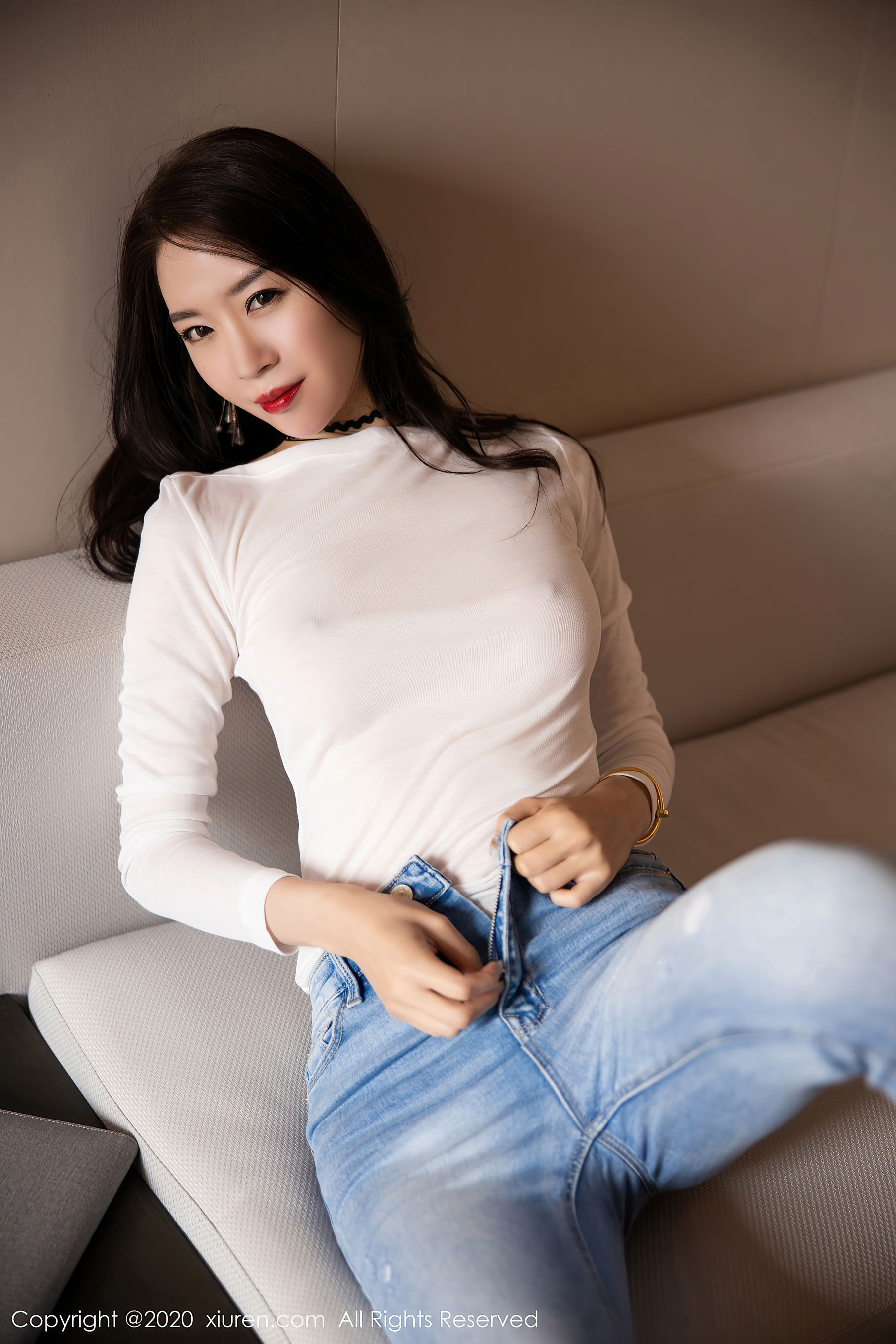 [秀人XIUREN] No.2870 梦心月 - 率性直爽的牛仔裤