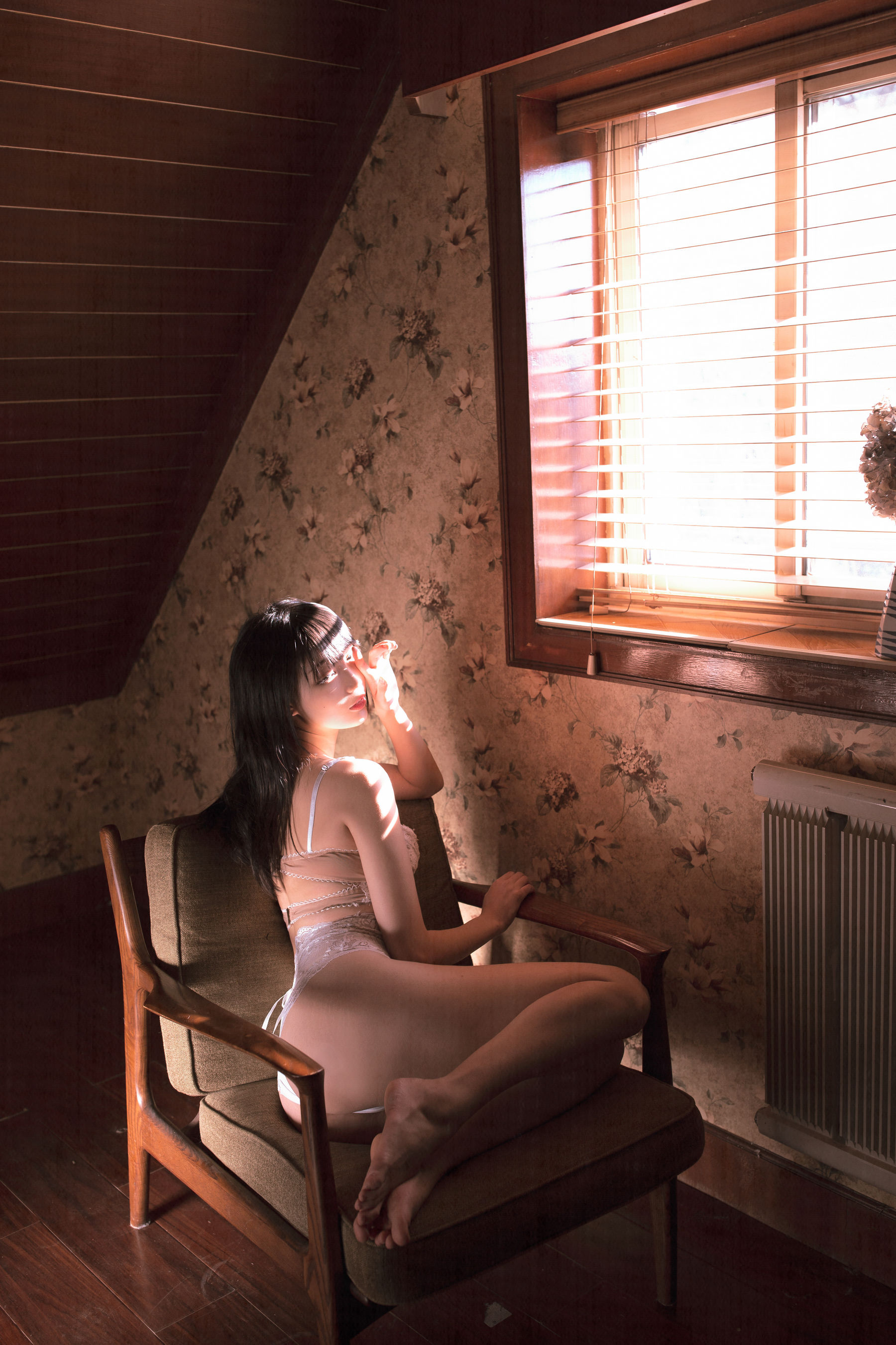 [COS写真] 周叽是可爱兔兔 - 阁楼少女