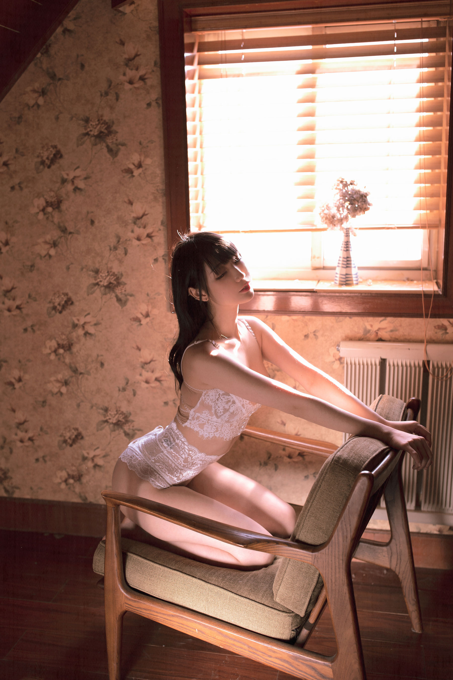 [COS写真] 周叽是可爱兔兔 - 阁楼少女