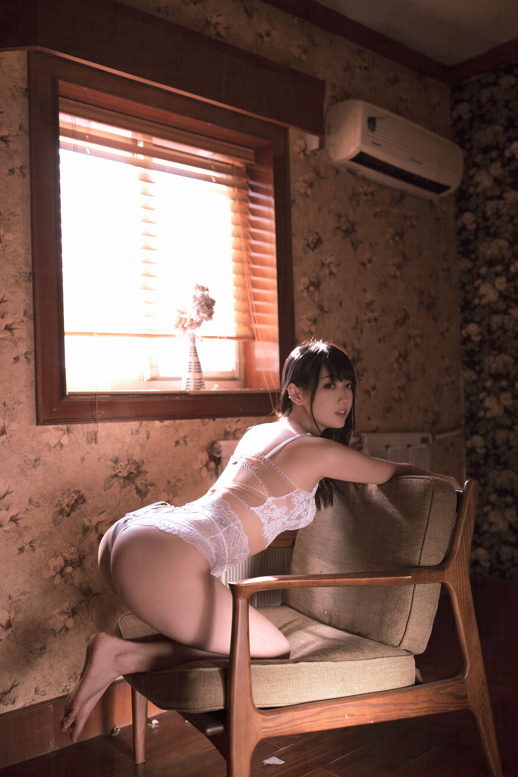 [COS写真] 周叽是可爱兔兔 - 阁楼少女