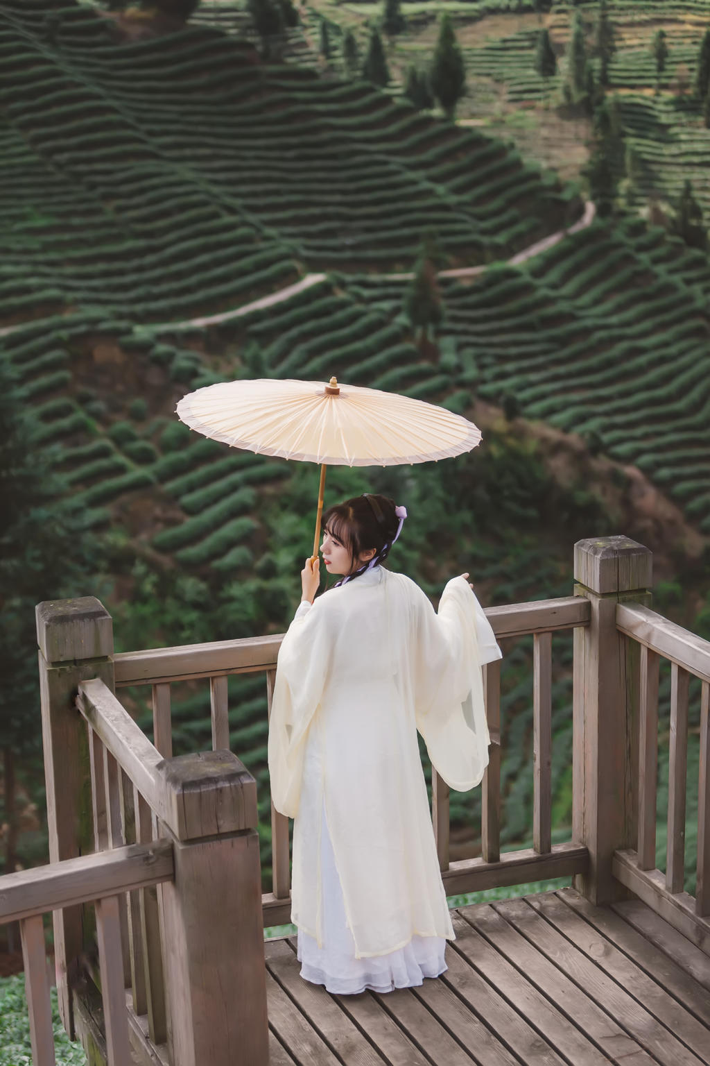 采茶叶的汉服美女秀色可餐美图