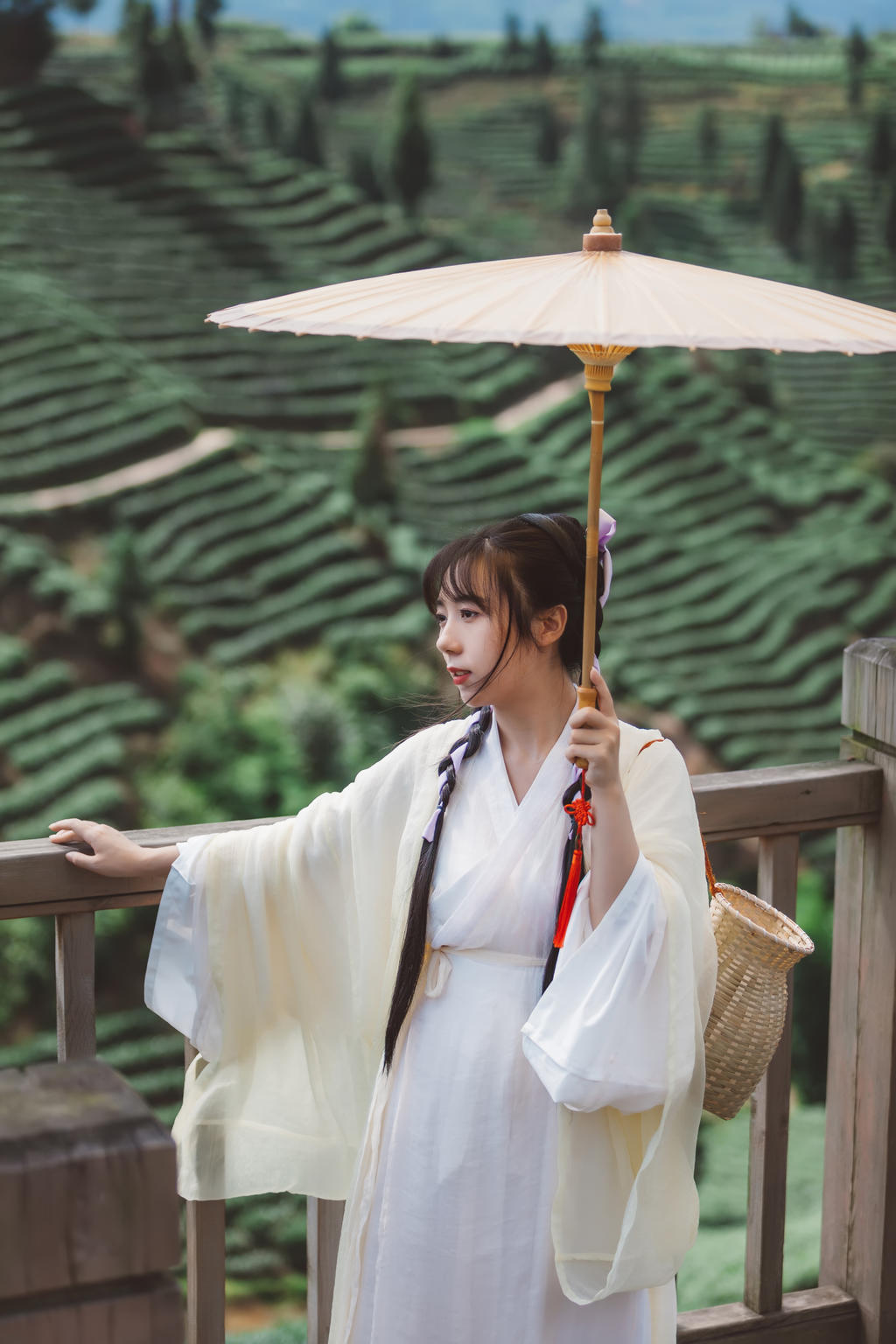 采茶叶的汉服美女秀色可餐美图