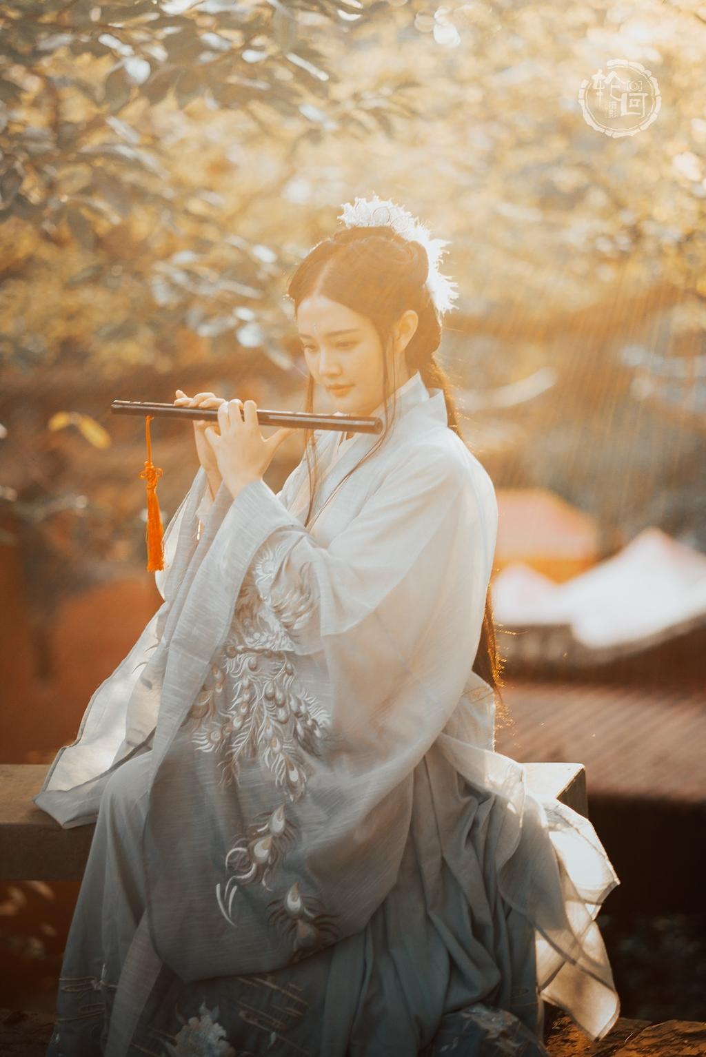 汉服美女精致侧颜唯美逆光摄影