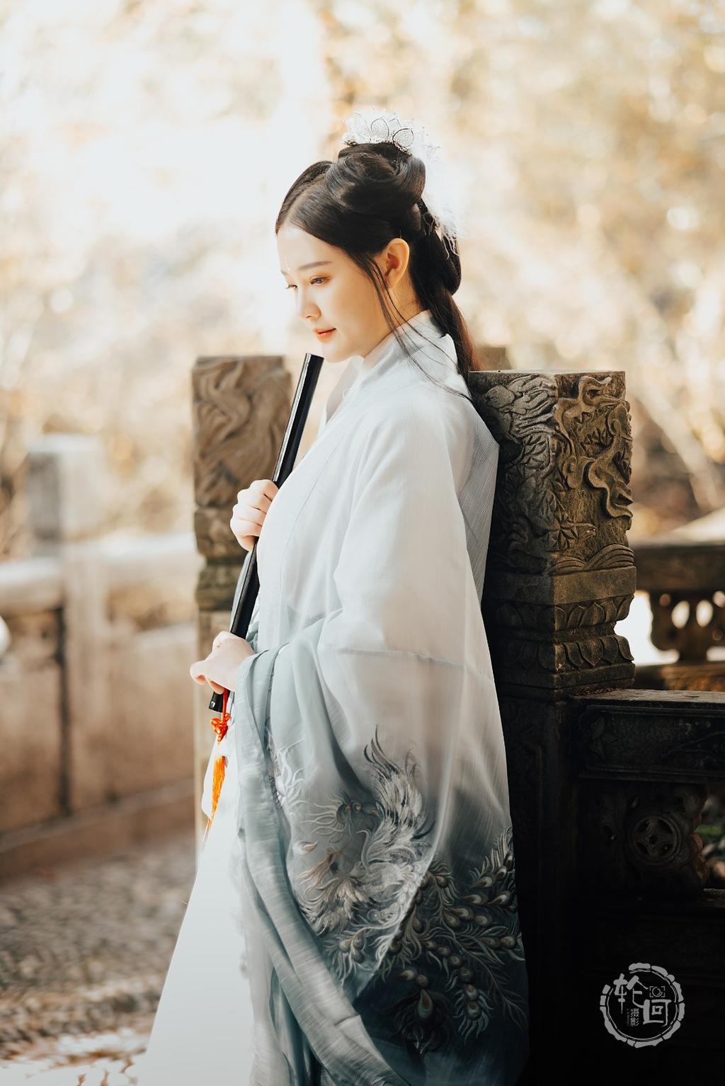 汉服美女精致侧颜唯美逆光摄影