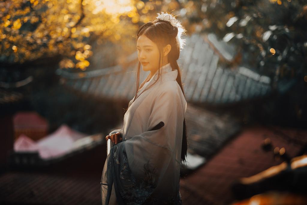汉服美女精致侧颜唯美逆光摄影
