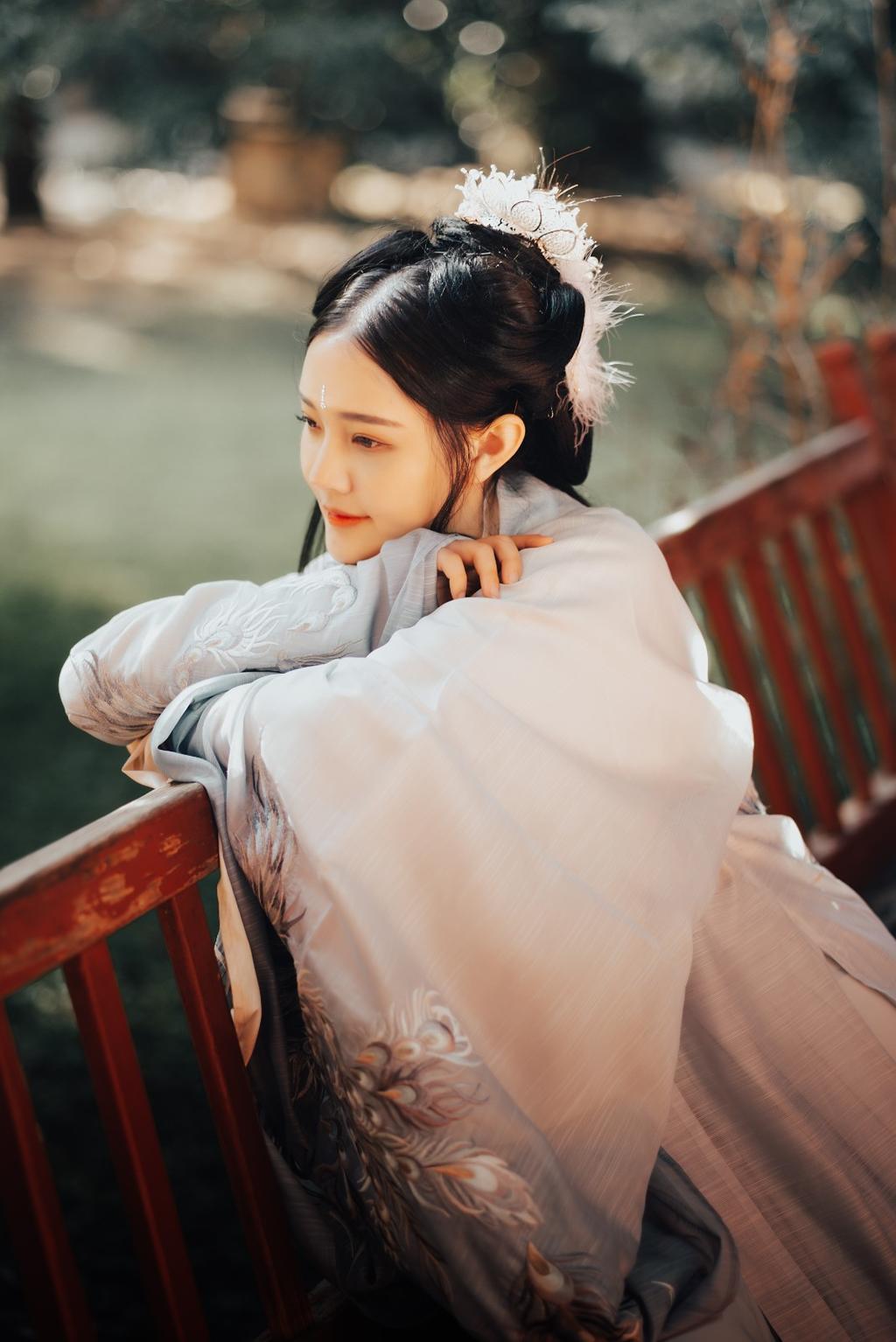 汉服美女精致侧颜唯美逆光摄影