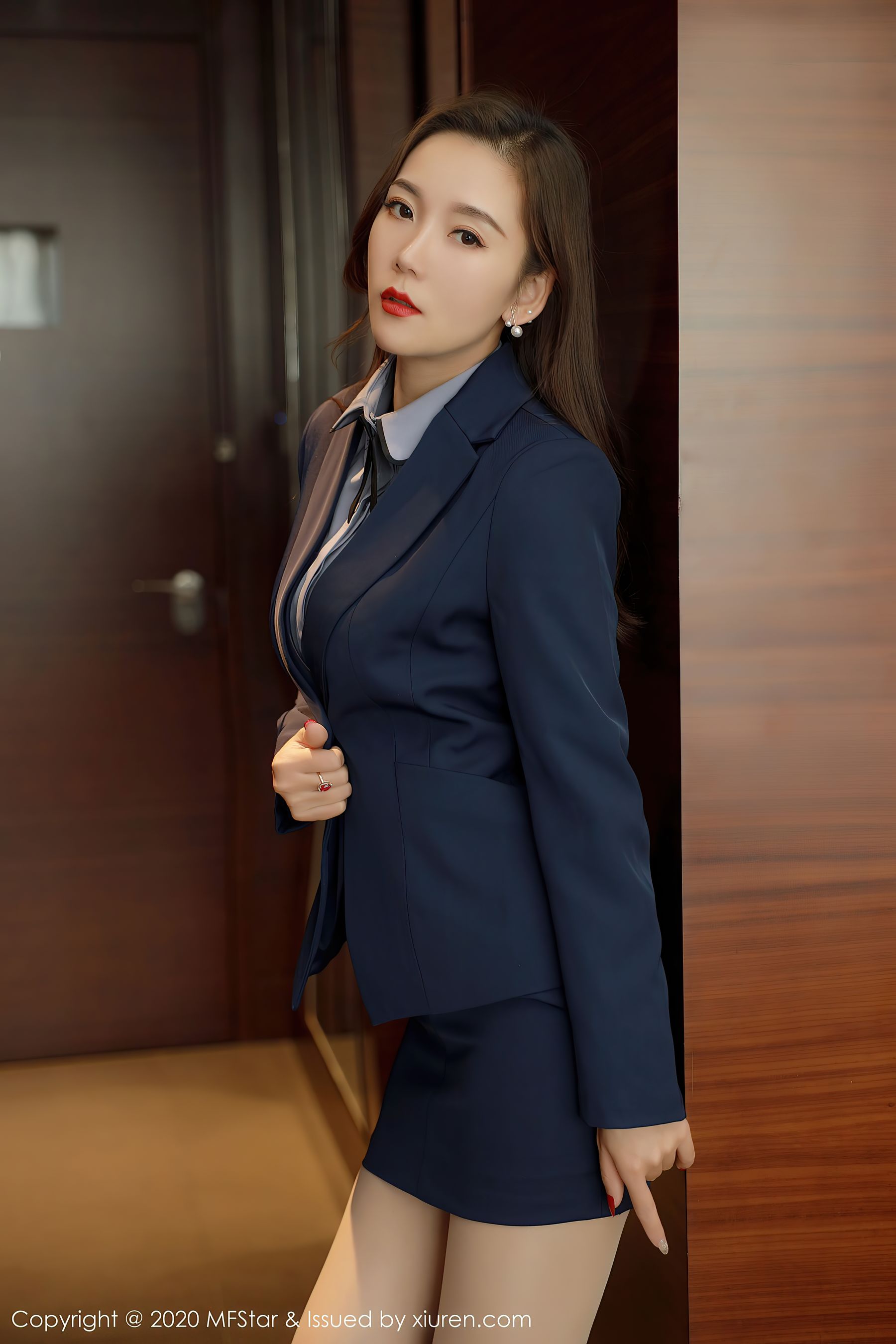 [模范学院MFStar] Vol.425 艾静香 - 经典的职场职业装