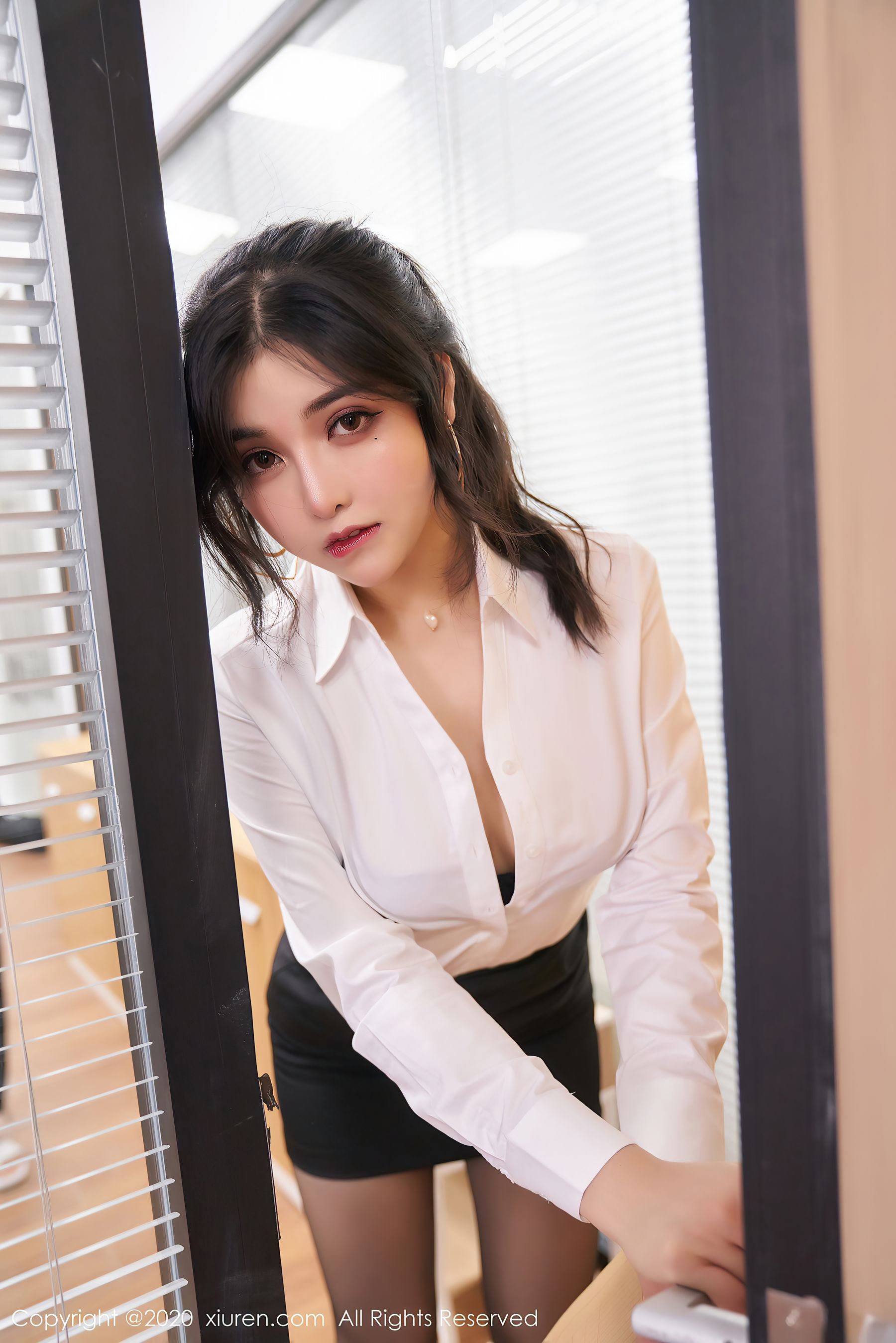 [秀人XIUREN] No.2768 韩静安 - 经典的秘书职业装系列