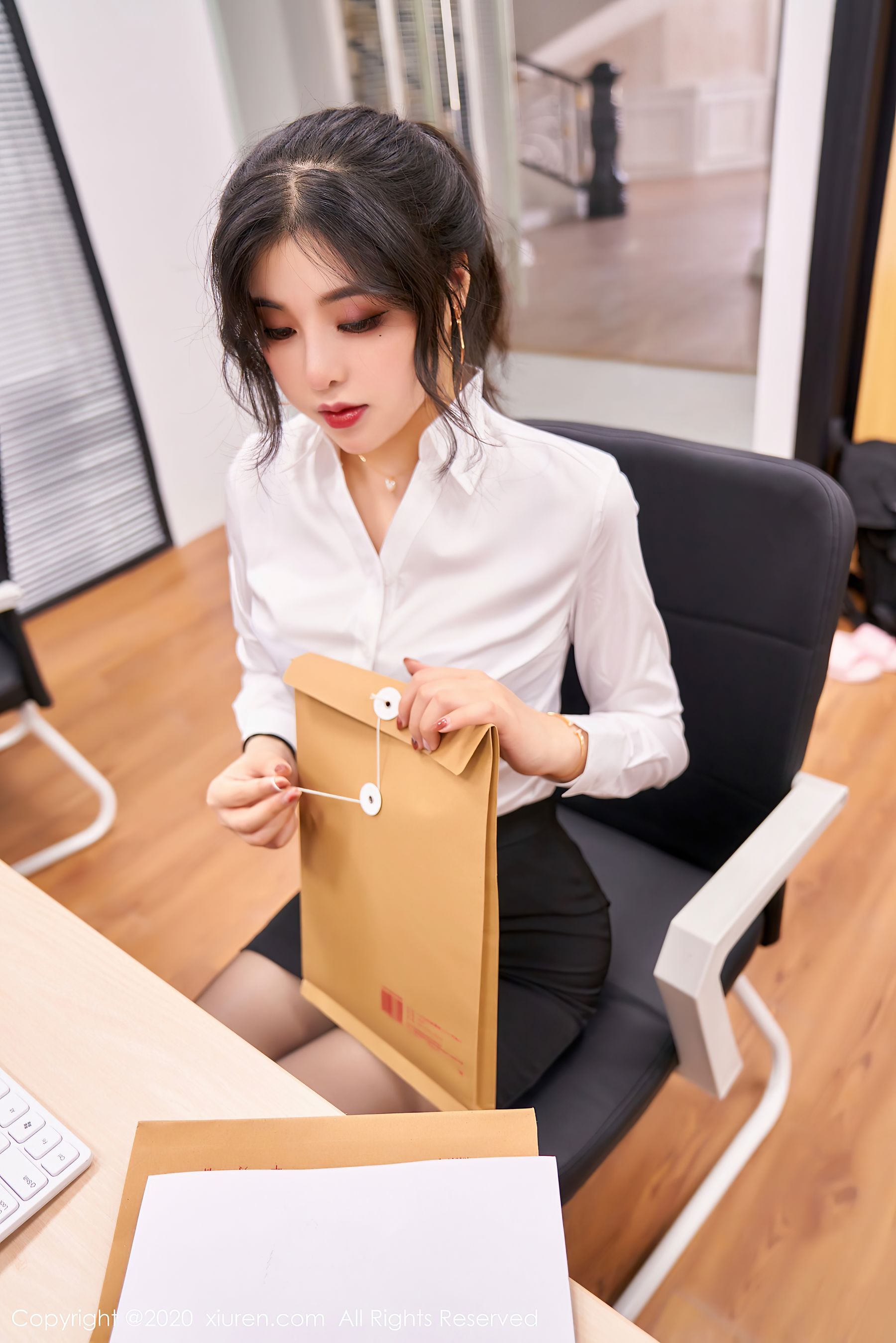 [秀人XIUREN] No.2768 韩静安 - 经典的秘书职业装系列