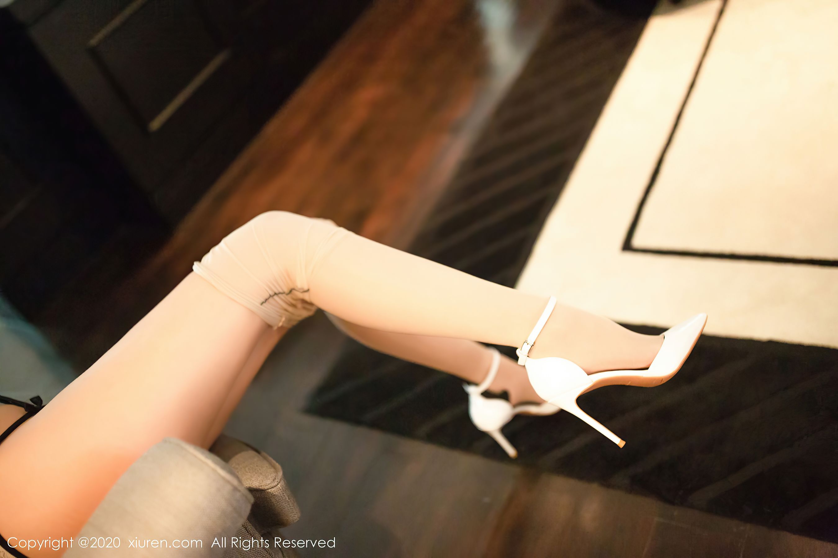 [秀人XIUREN] No.2769 Emily顾奈奈 - 雪白西装职业装