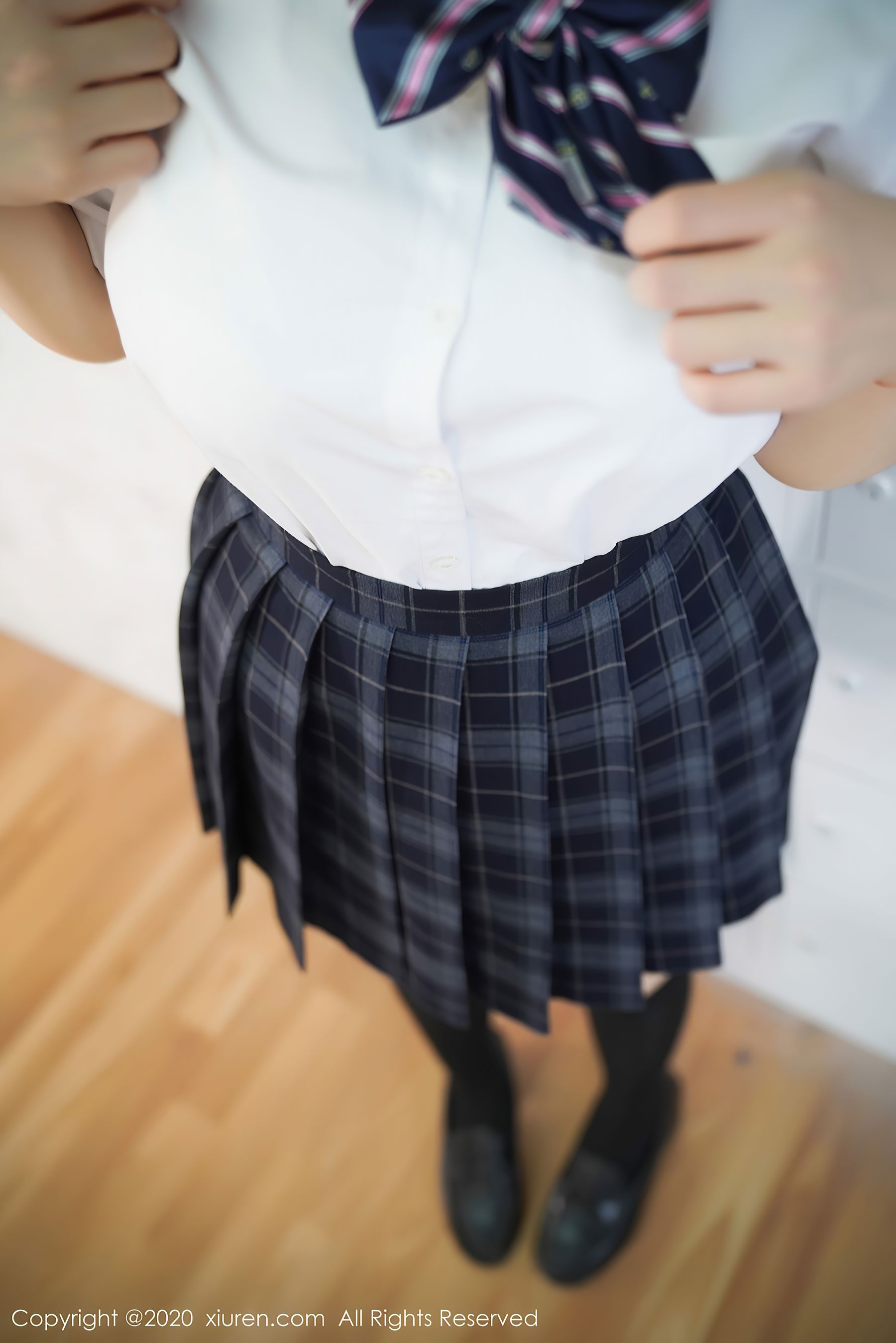 [秀人XIUREN] No.2776 @果儿Victoria&amp;@周大萌 - 性感师生剧情主题写真