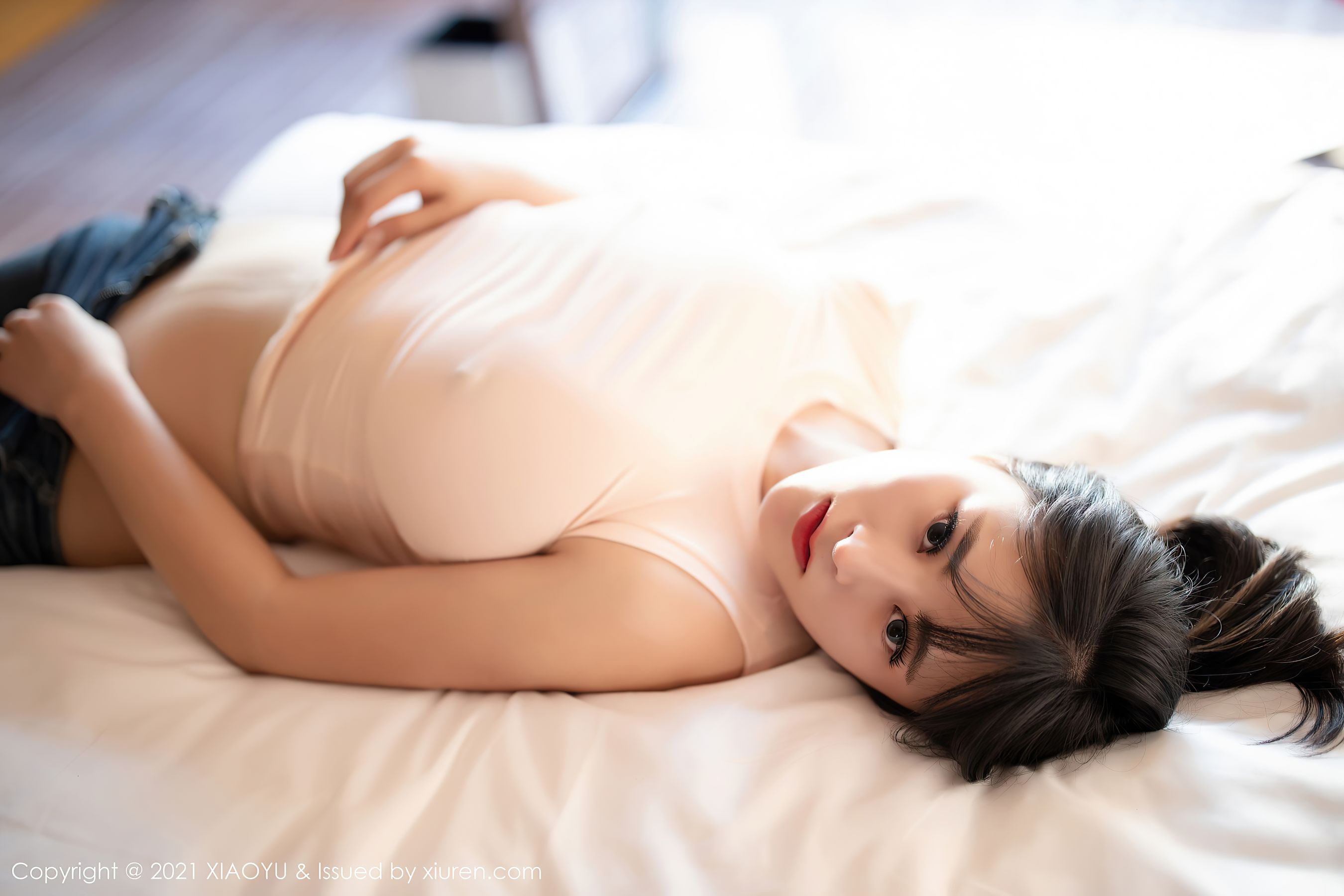 [语画界XIAOYU] VOL.468 奈沐子 - 薄透上衣与率性牛仔裤