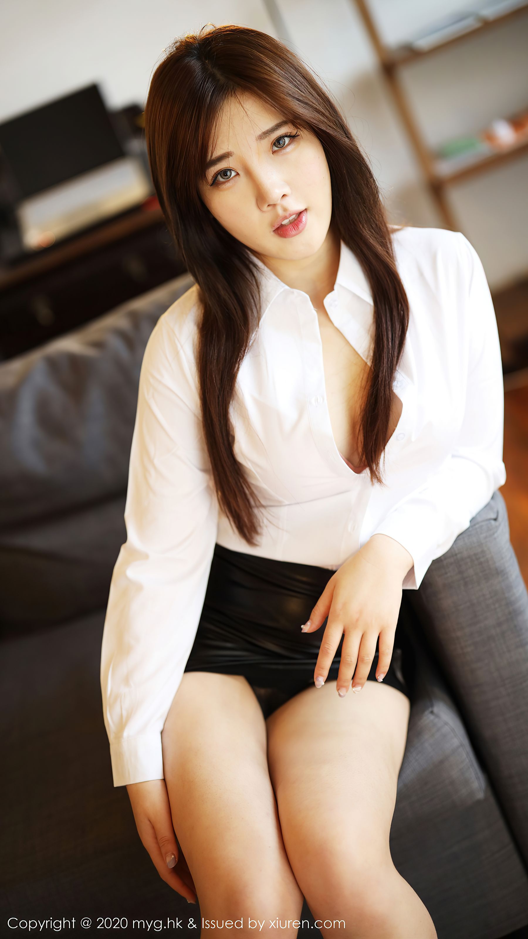 [美媛馆MyGirl] Vol.462 小海臀Rena - 率性白衬衫与魅惑皮裙系列