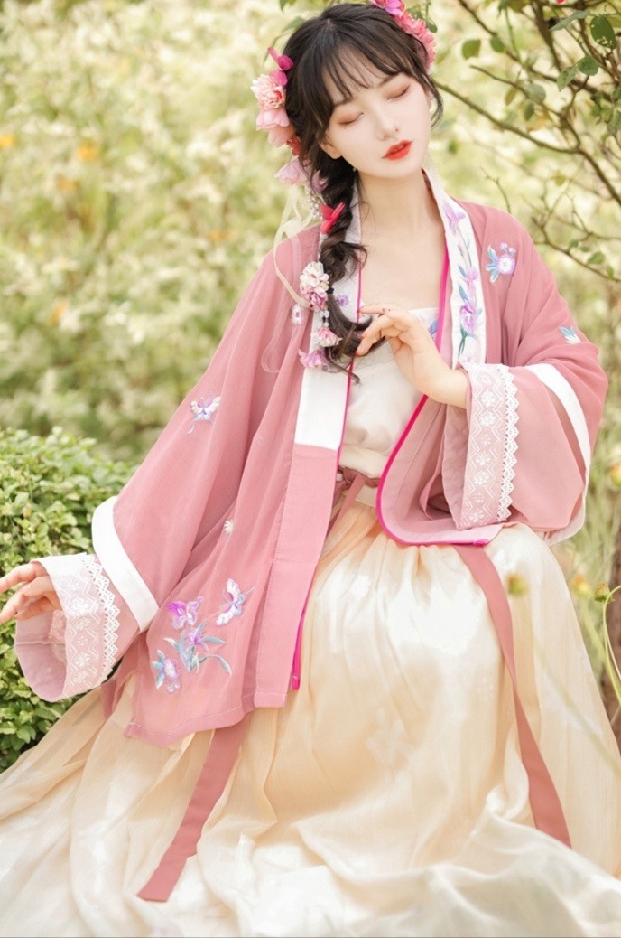 汉服少女娇小玲珑唯美古风摄影