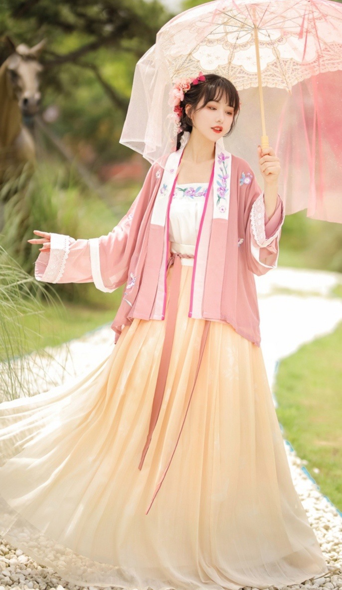 汉服少女娇小玲珑唯美古风摄影