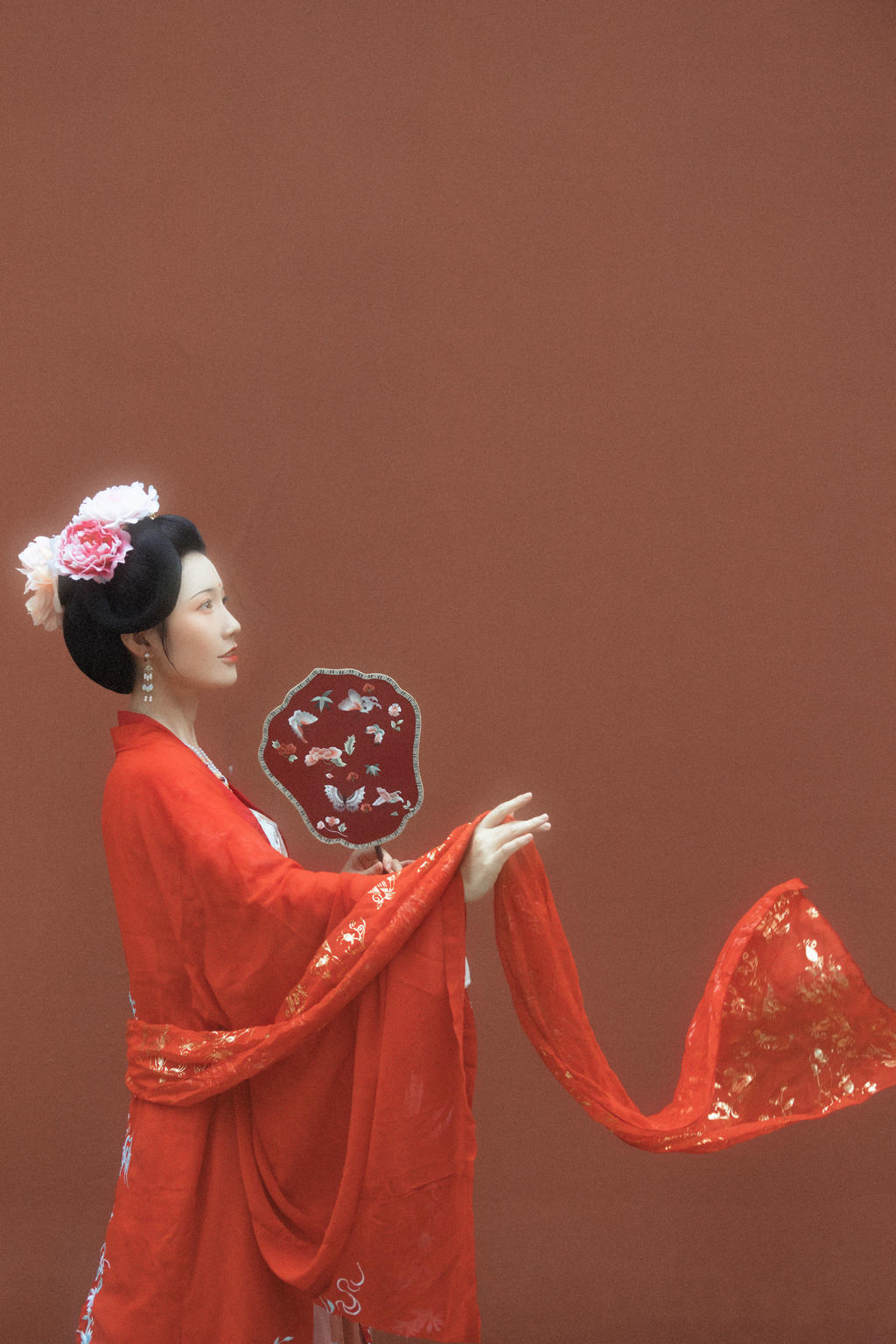 古代美女红妆素裹雍容华贵图片