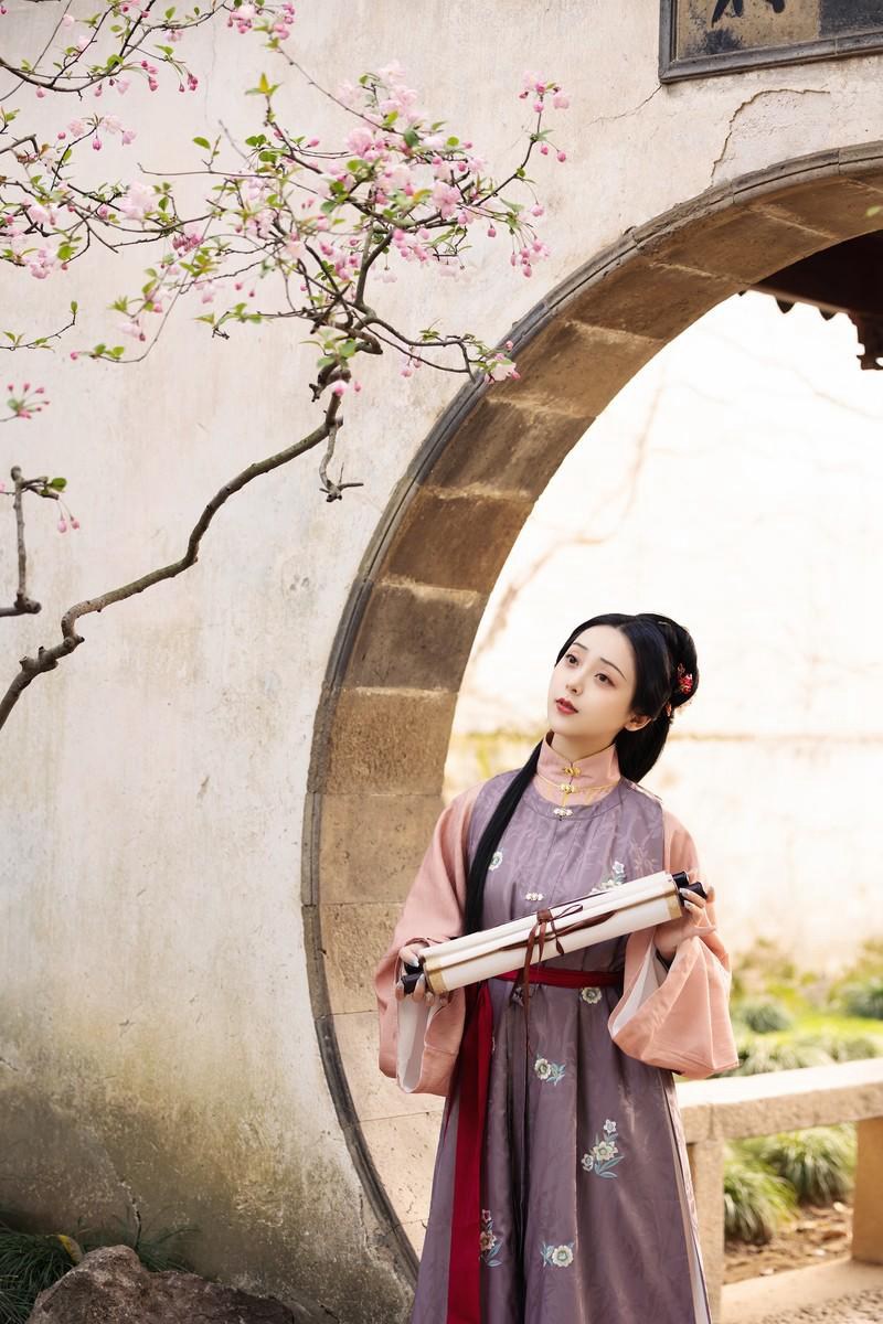 汉服美女柳叶眉桃花眼唯美写真