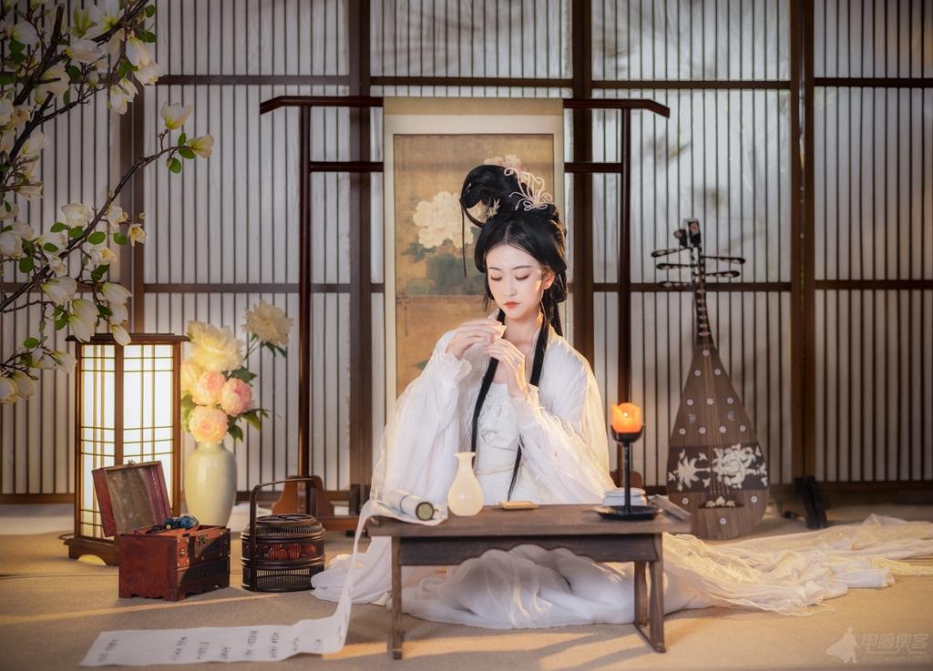 白衣美女仙气飘飘美若天仙图片