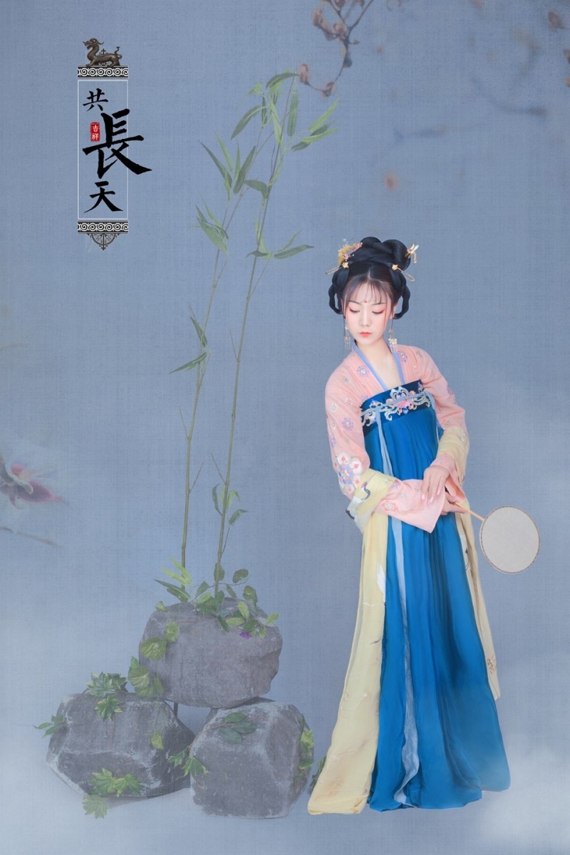 温柔大家闺秀汉服妆容温婉写真图