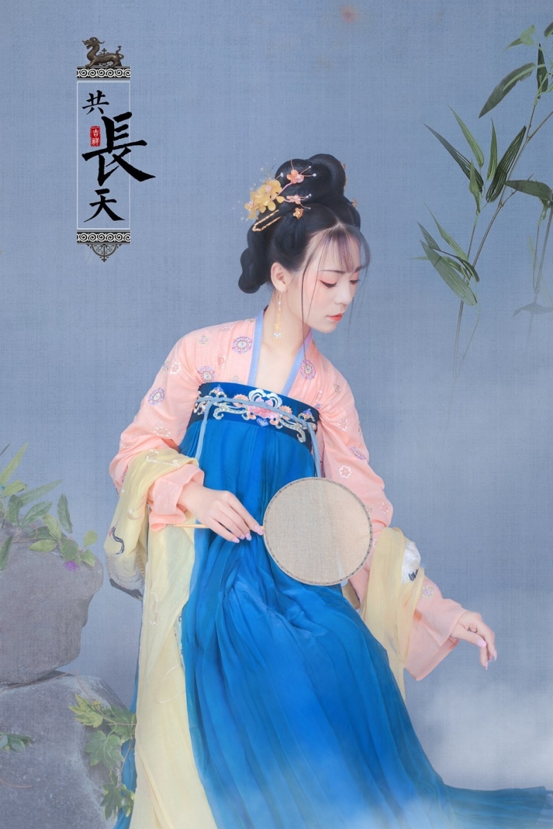 温柔大家闺秀汉服妆容温婉写真图