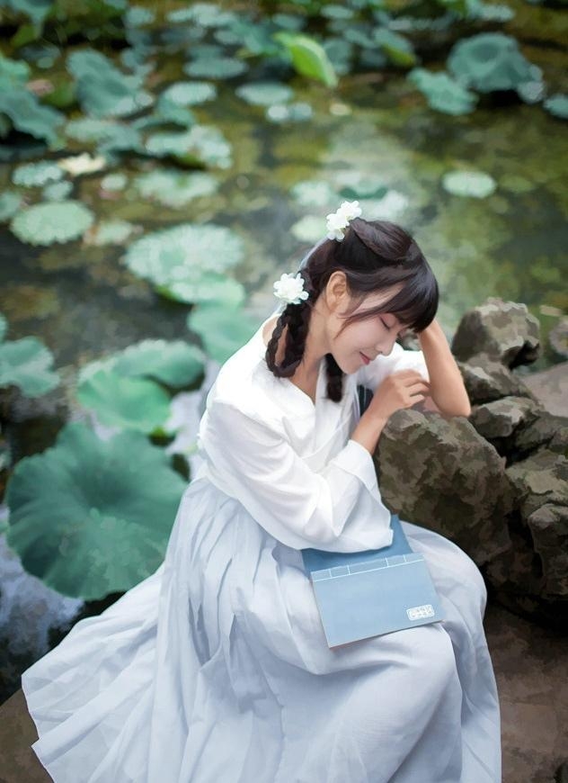 娇小玲珑汉服少女唯美古风摄影
