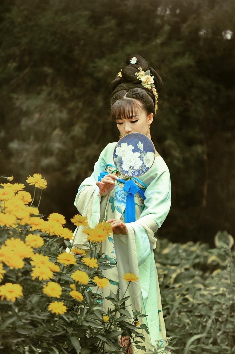 簪花侍女花容月貌美若天仙图片