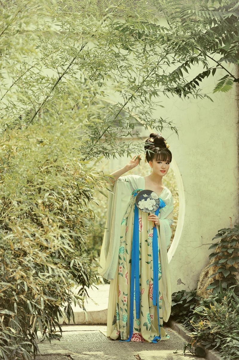 簪花侍女花容月貌美若天仙图片