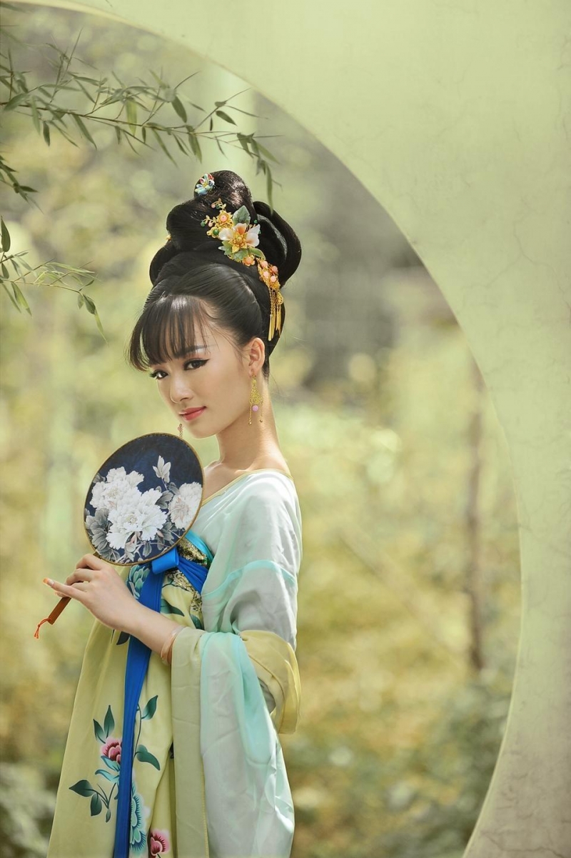 簪花侍女花容月貌美若天仙图片