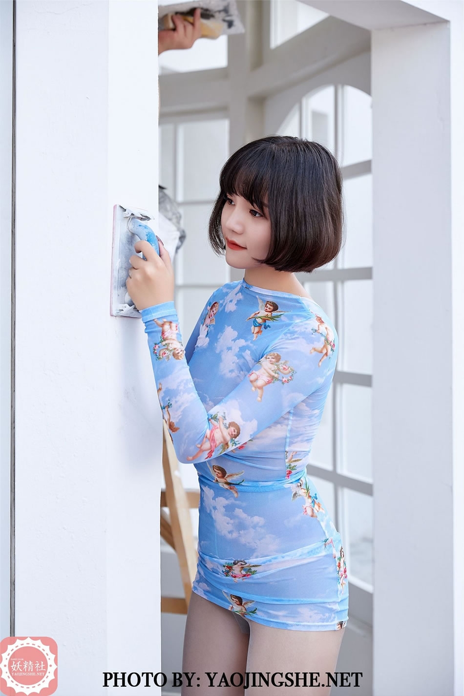 [YJS妖精社] 《唐飞飞-装修工》 T2035 超短裙性感丝袜写真