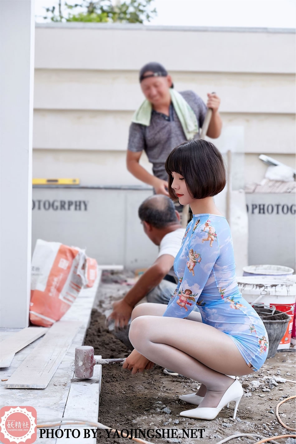 [YJS妖精社] 《唐飞飞-装修工》 T2035 超短裙性感丝袜写真