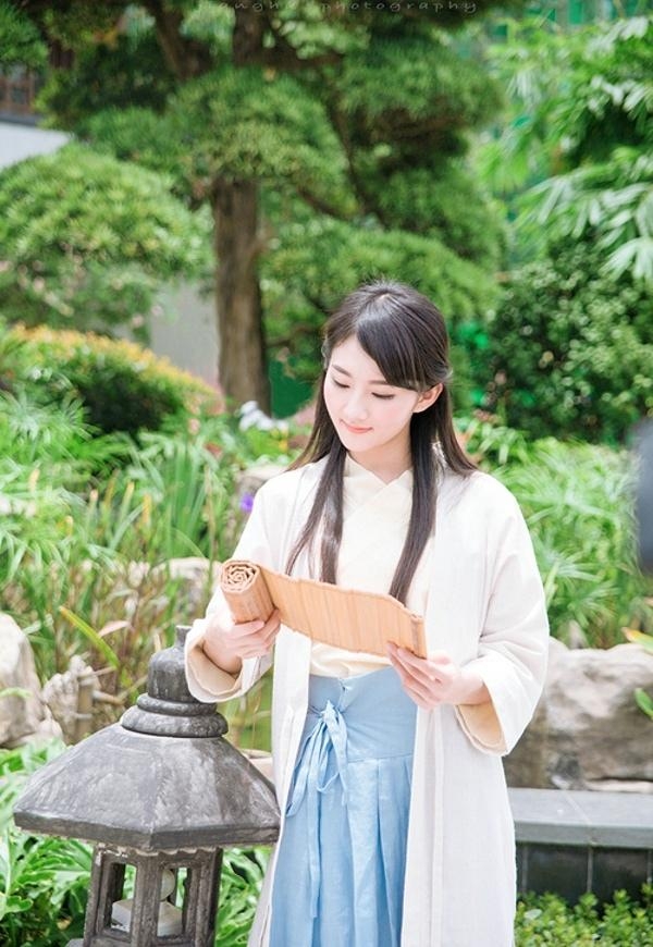 汉服美女品茶赏花唯美古风摄影