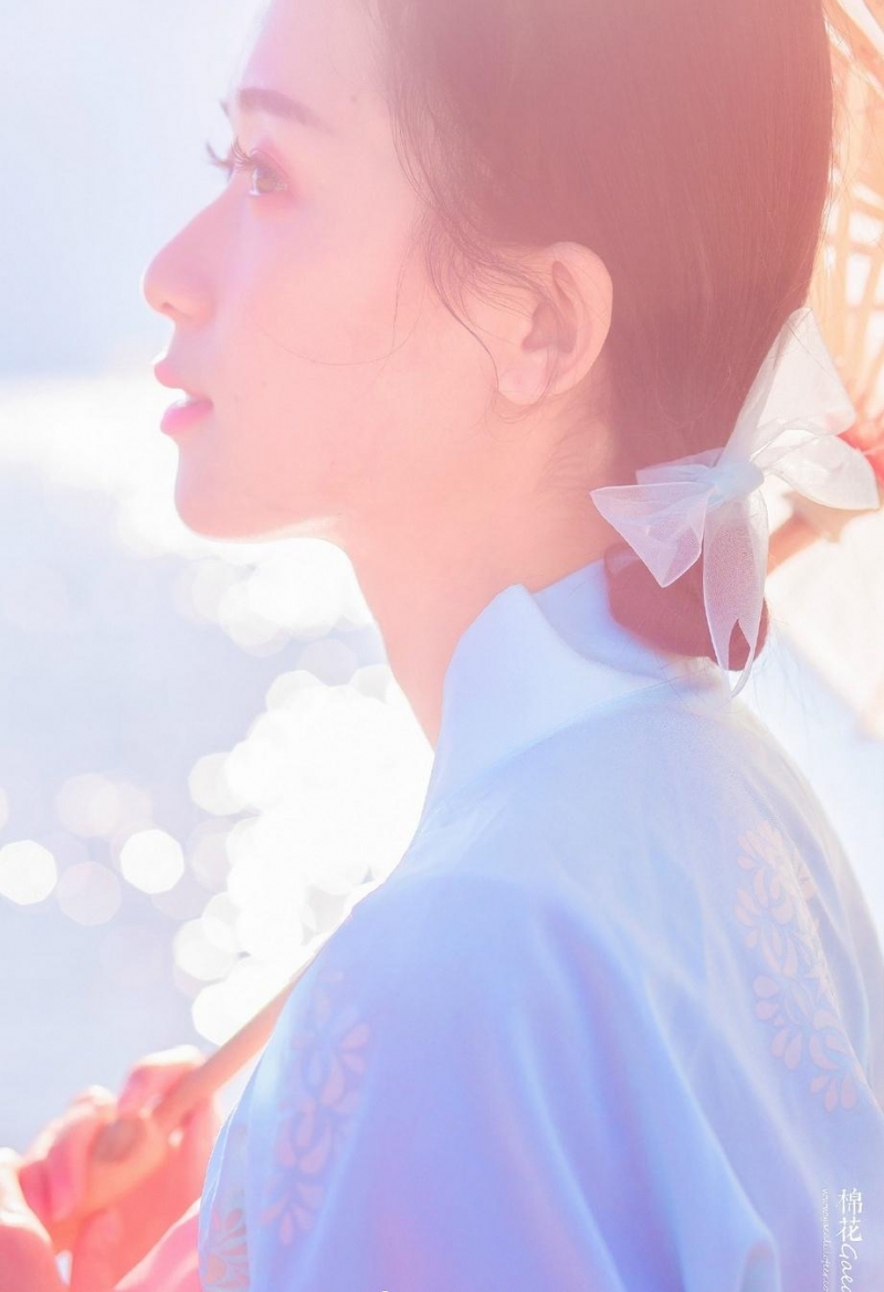 汉服少女肤白貌美唯美逆光摄影