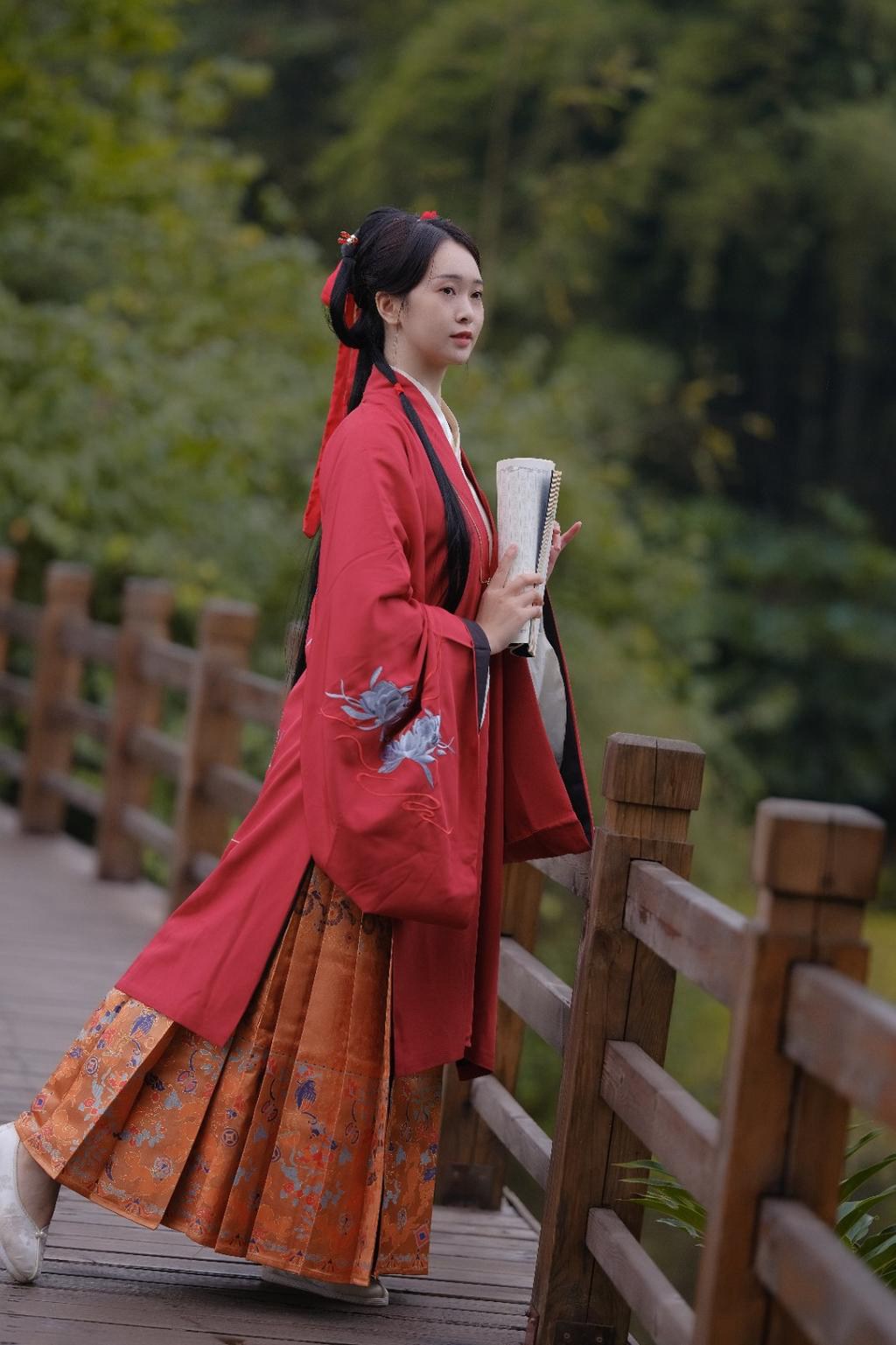 汉服美女饱读诗书满腹才华写真