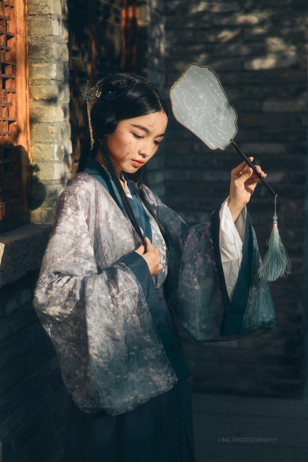 汉服少女温婉娴静唯美古风摄影