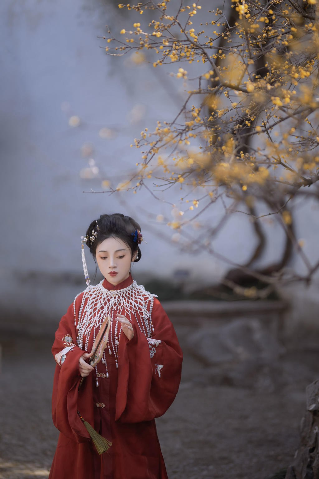 古代美女红妆素裹明媚娇俏图片