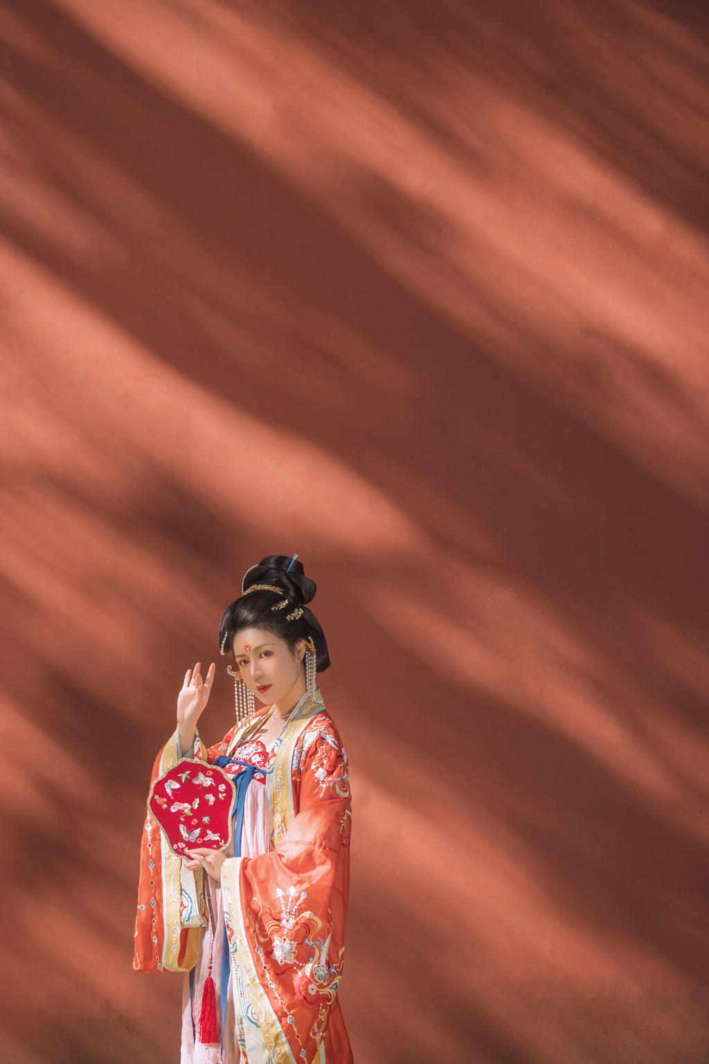 汉服美女手执罗扇唯美古风摄影