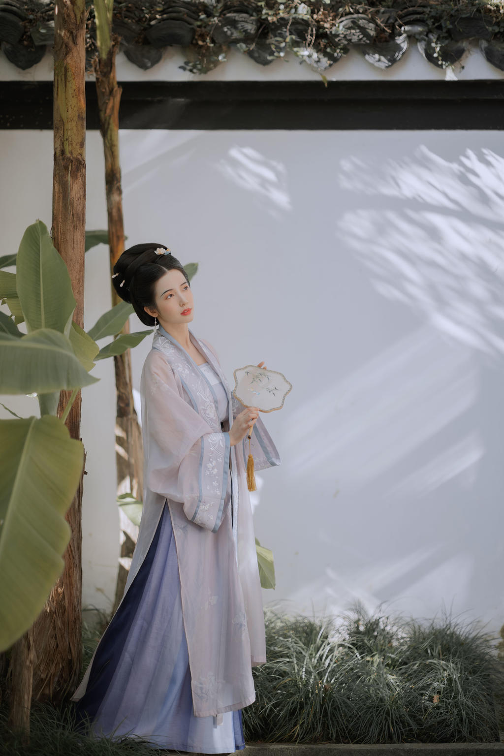 江南女子精致侧颜唯美古风摄影