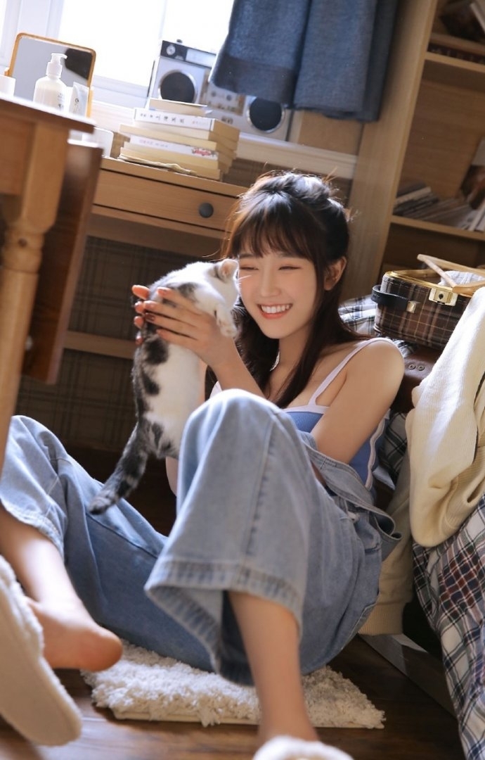 牛仔背带裤美少女吊带香肩私拍